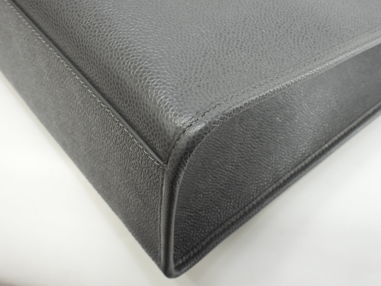 トムブラウン スクエアトートバッグ ペーパーラベルロゴ キャビアレザー灰 メンズ ハンドバッグ@ 1