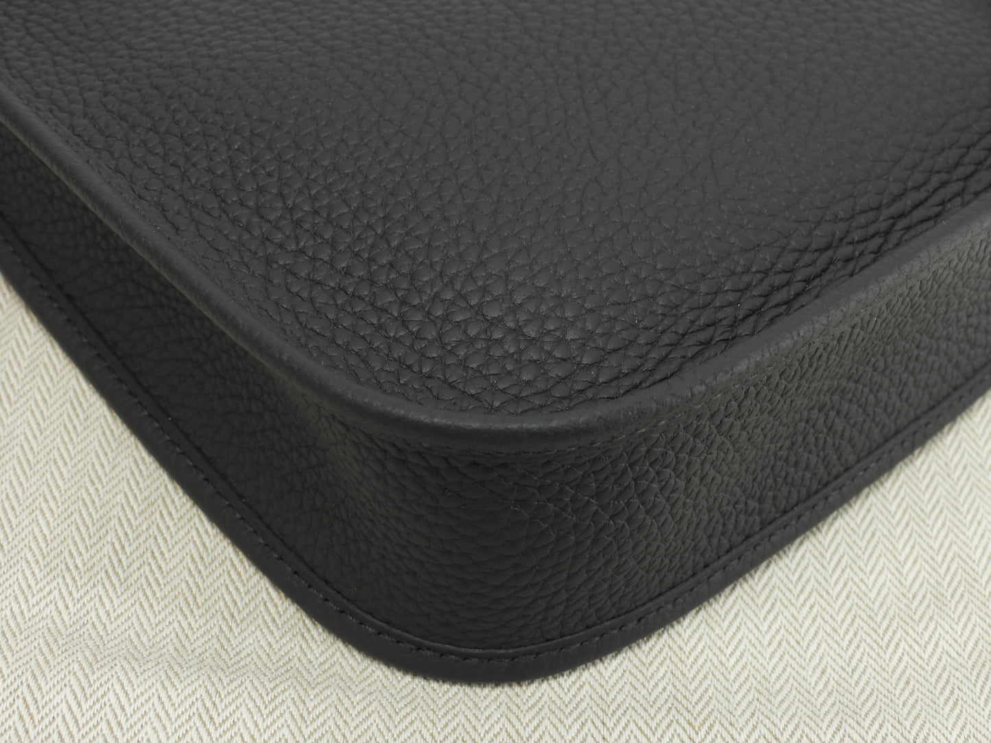 エルメス エヴリンTPM トリヨンクレマンス 黒灰 ポシェットバッグ ゴールド金具 新品@W