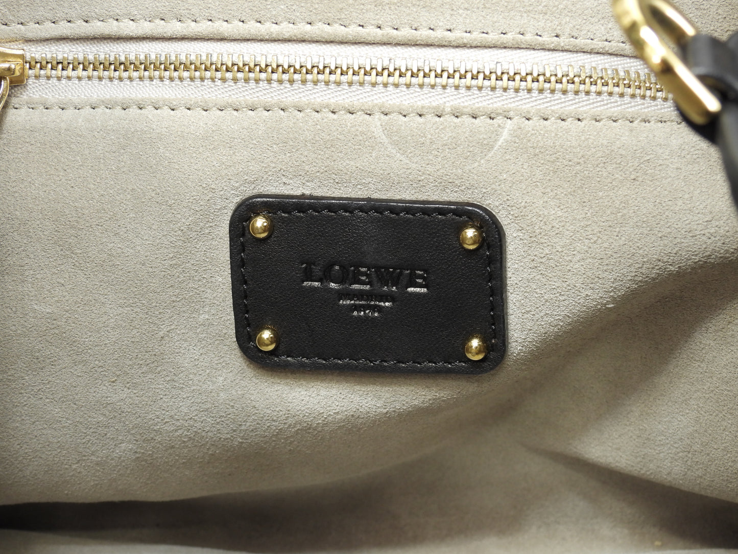 ロエベ ハンドバッグ カリエPM ナッパレザー黒 ゴールド金具 ハンドバッグ 極美品@010901