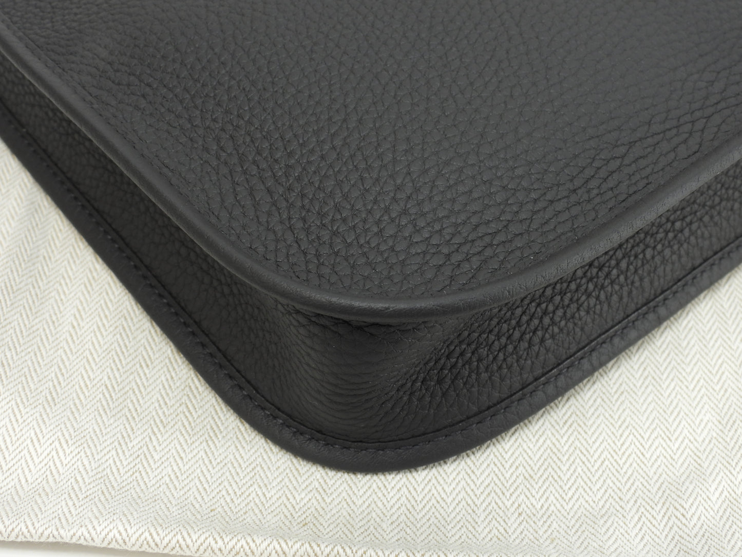 エルメス エヴリンTPM トリヨンクレマンス 黒 ポシェットバッグ ゴールド金具 新品@K
