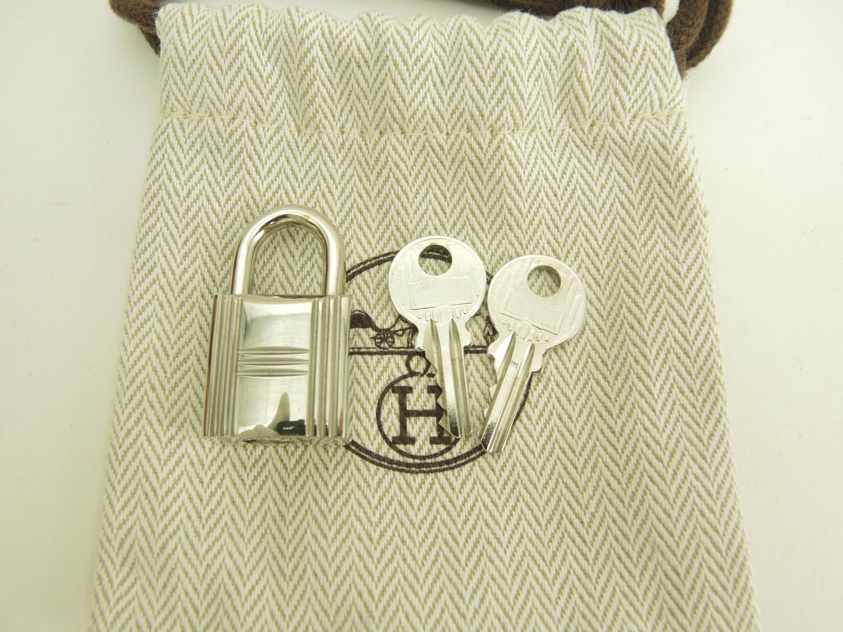 エルメス 南京錠 鍵2個 シャインシルバー パドロック キー バッグチャーム 56 美品@ 225