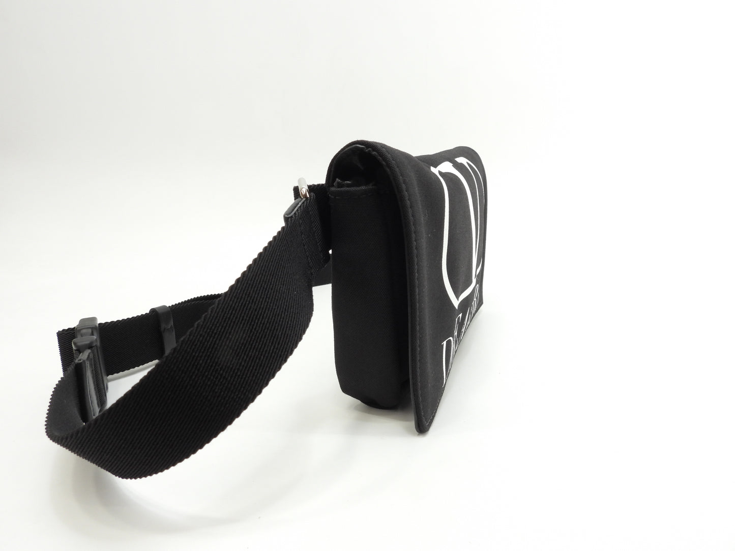 ヴァレンチノ ベルトバッグ ナイロン黒 白ロゴ ボディバッグ バムバッグ 極美品@ 2