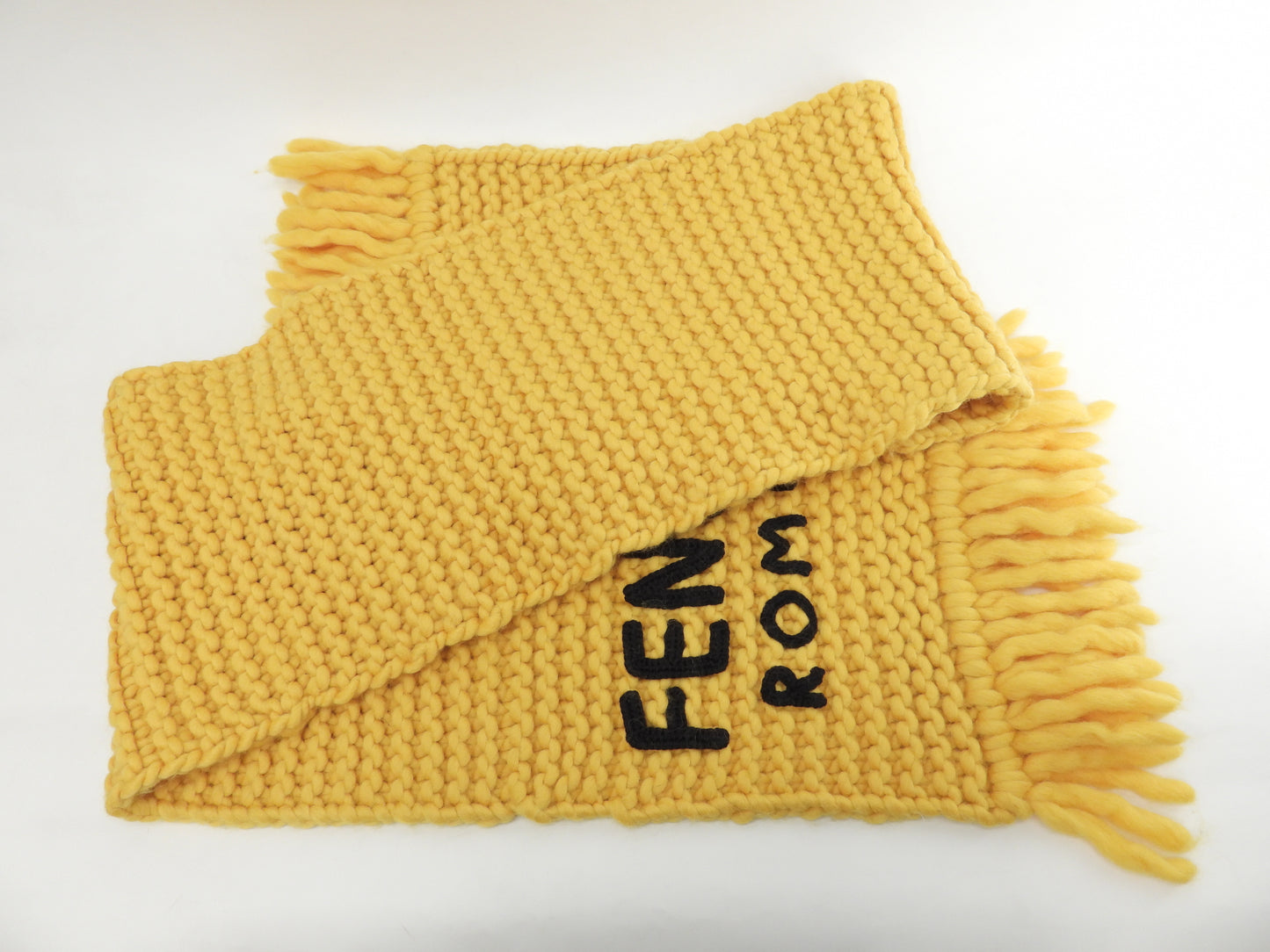 フェンディ マフラー FENDIロゴ ウール80%黄 モコモコニット ネックウォーマー 新品同様@ 1