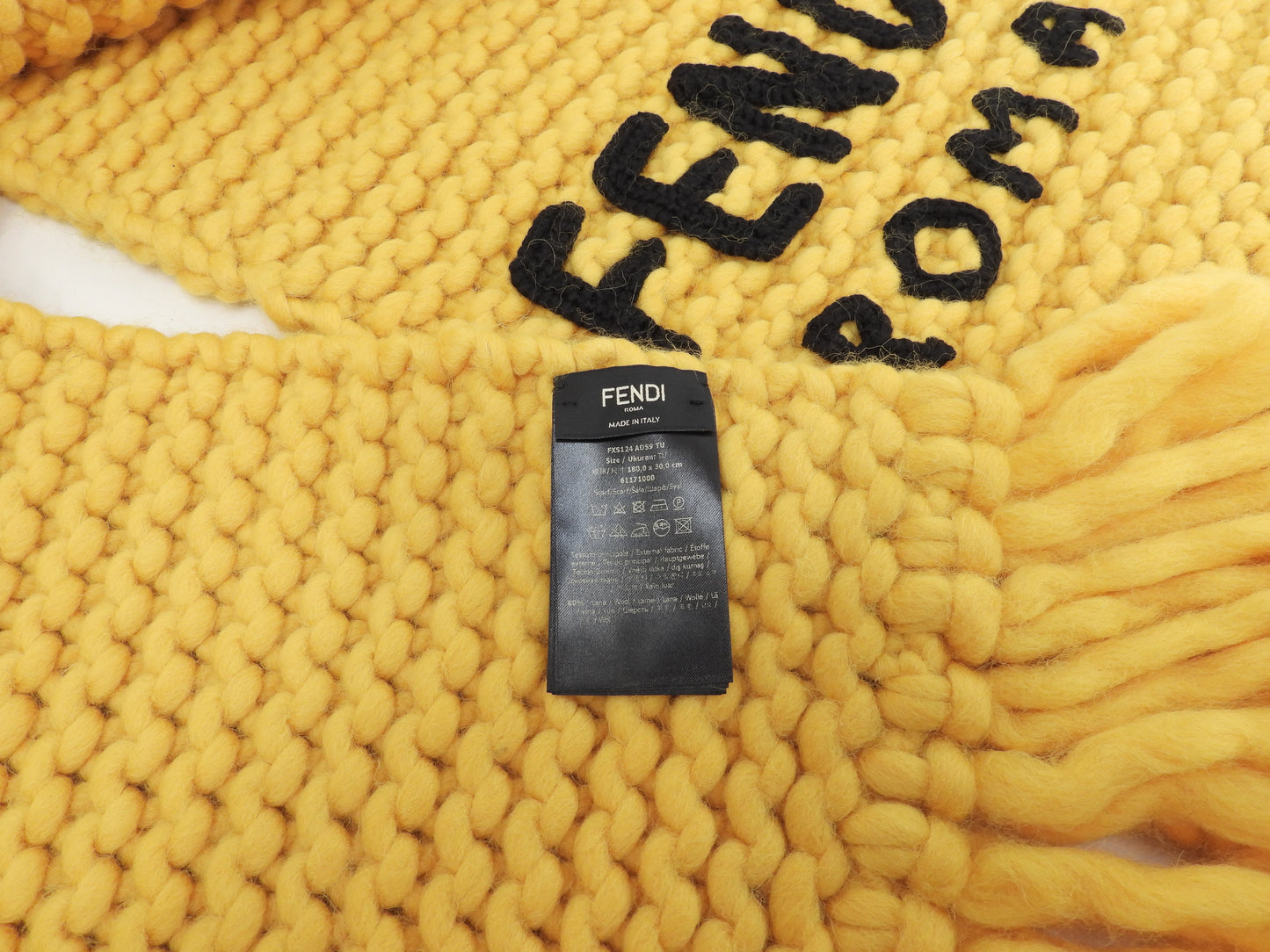 フェンディ マフラー FENDIロゴ ウール80%黄 モコモコニット ネックウォーマー 新品同様@ 1