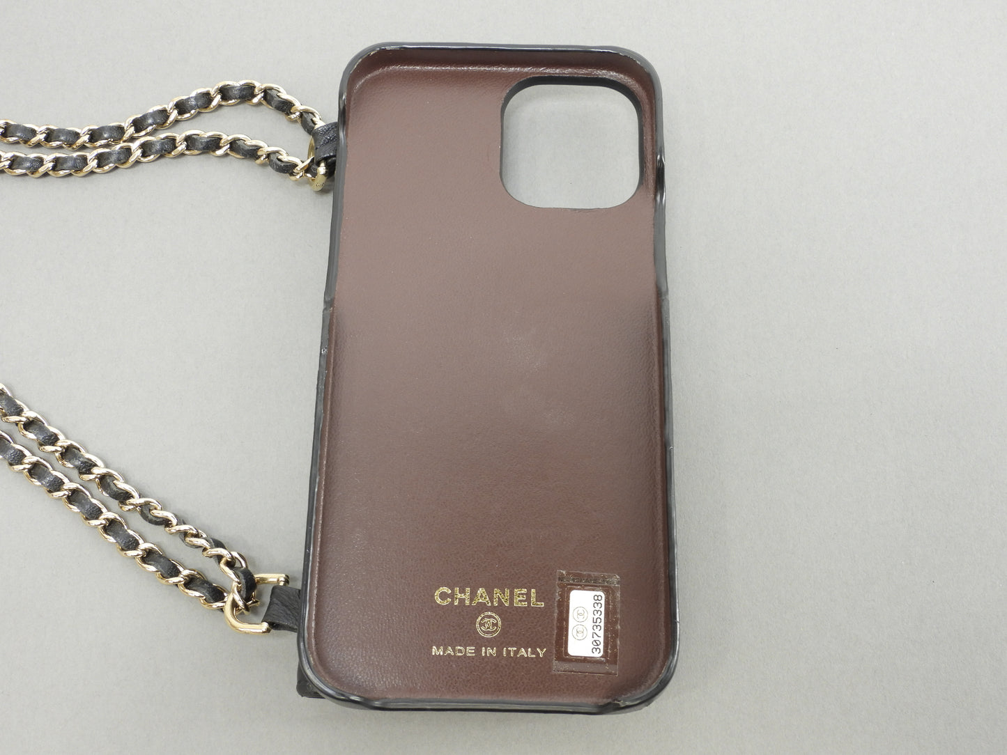 シャネル iPhone14ケース ラム黒 ストラップ付カバー 美品@30735338