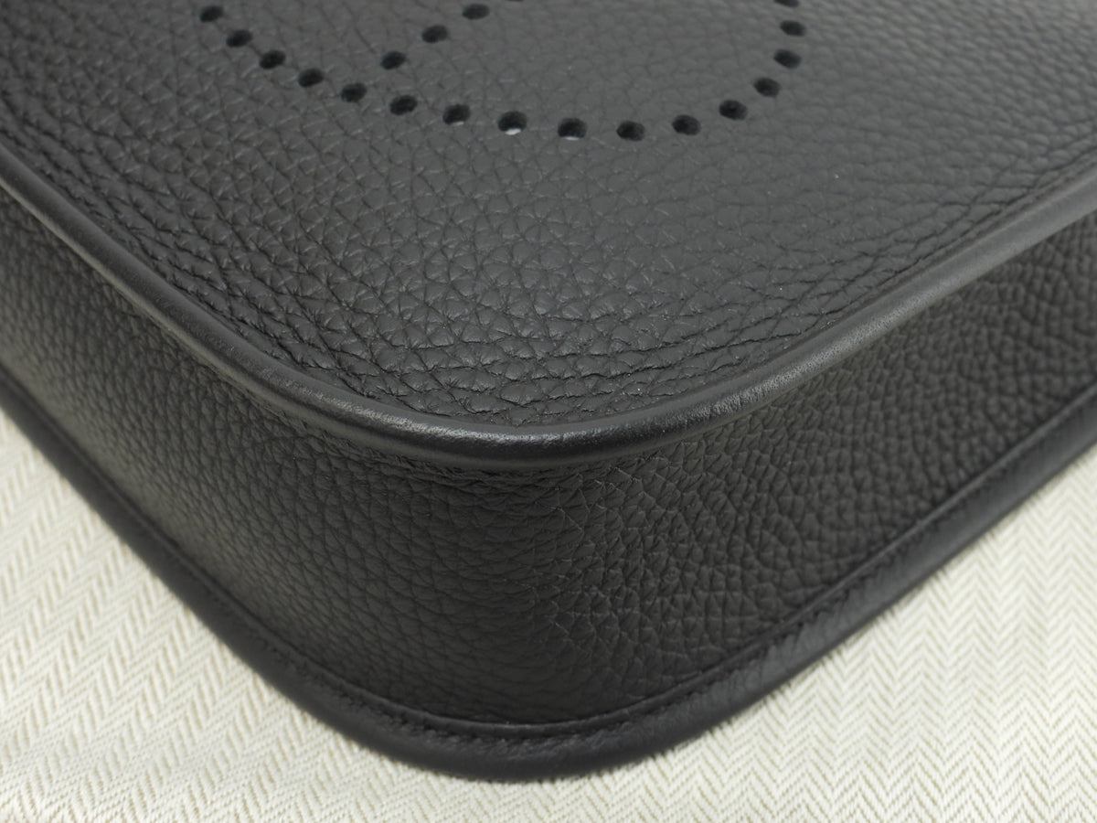 エルメス エヴリンTPM シルバー金具 トリヨンクレマンス黒 ポシェットバッグ 新品@W