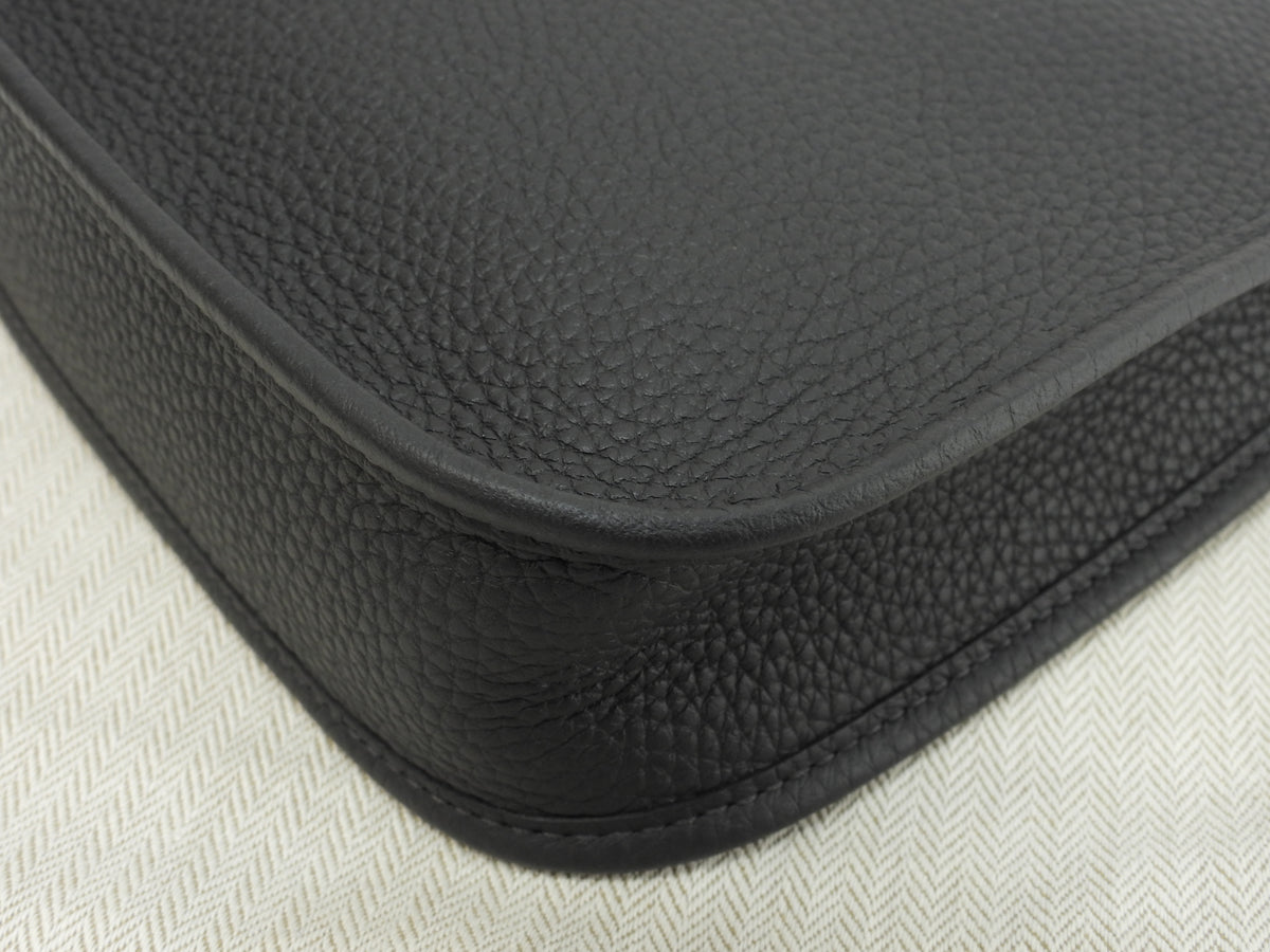 エルメス エヴリンTPM トリヨンクレマンス 黒 ゴールド金具 ポシェットバッグ 新品@K