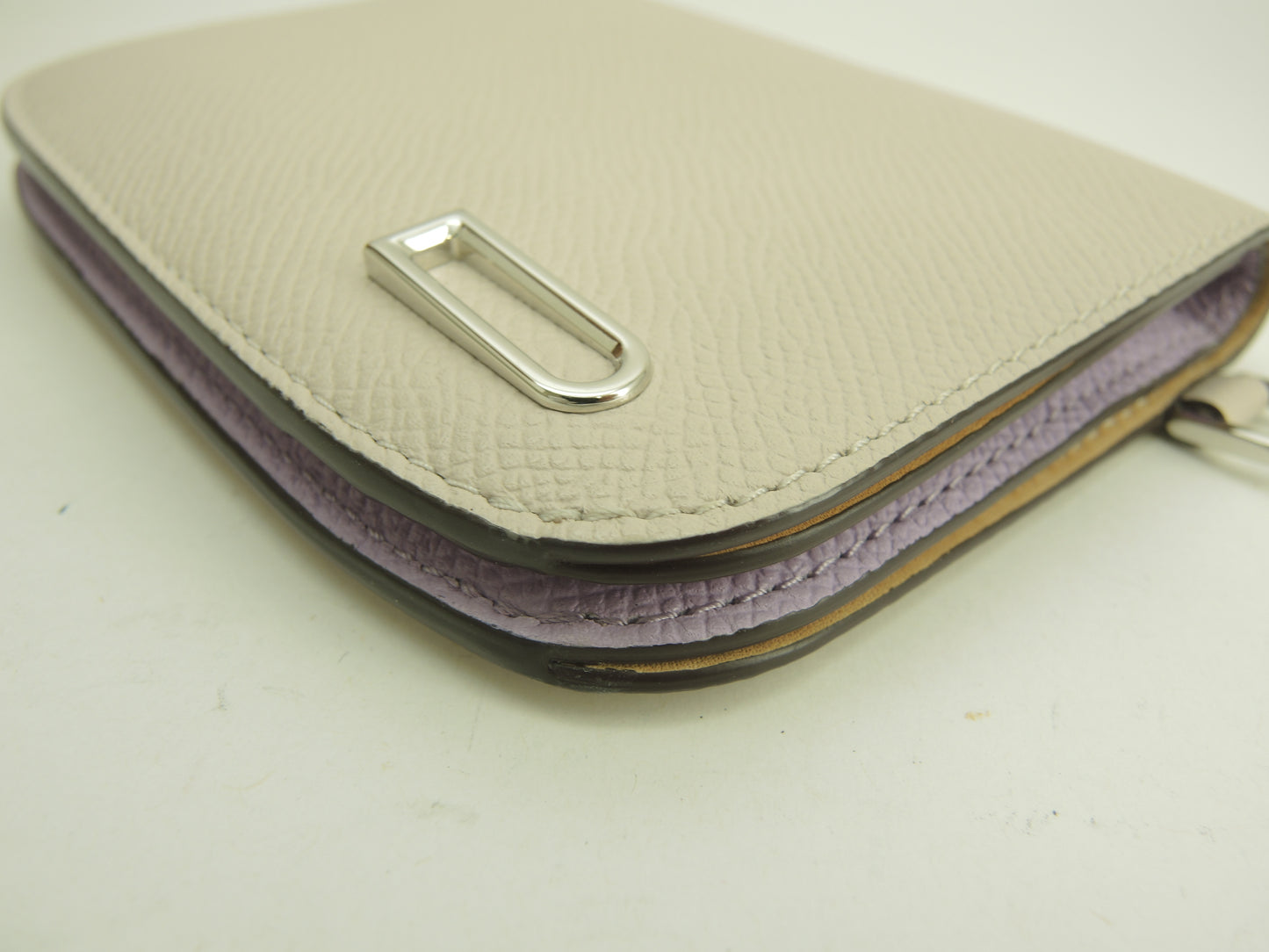 デルボー 2折財布 ヴァガボンドコンパクト 型押レザー/グレージュ@K13Z