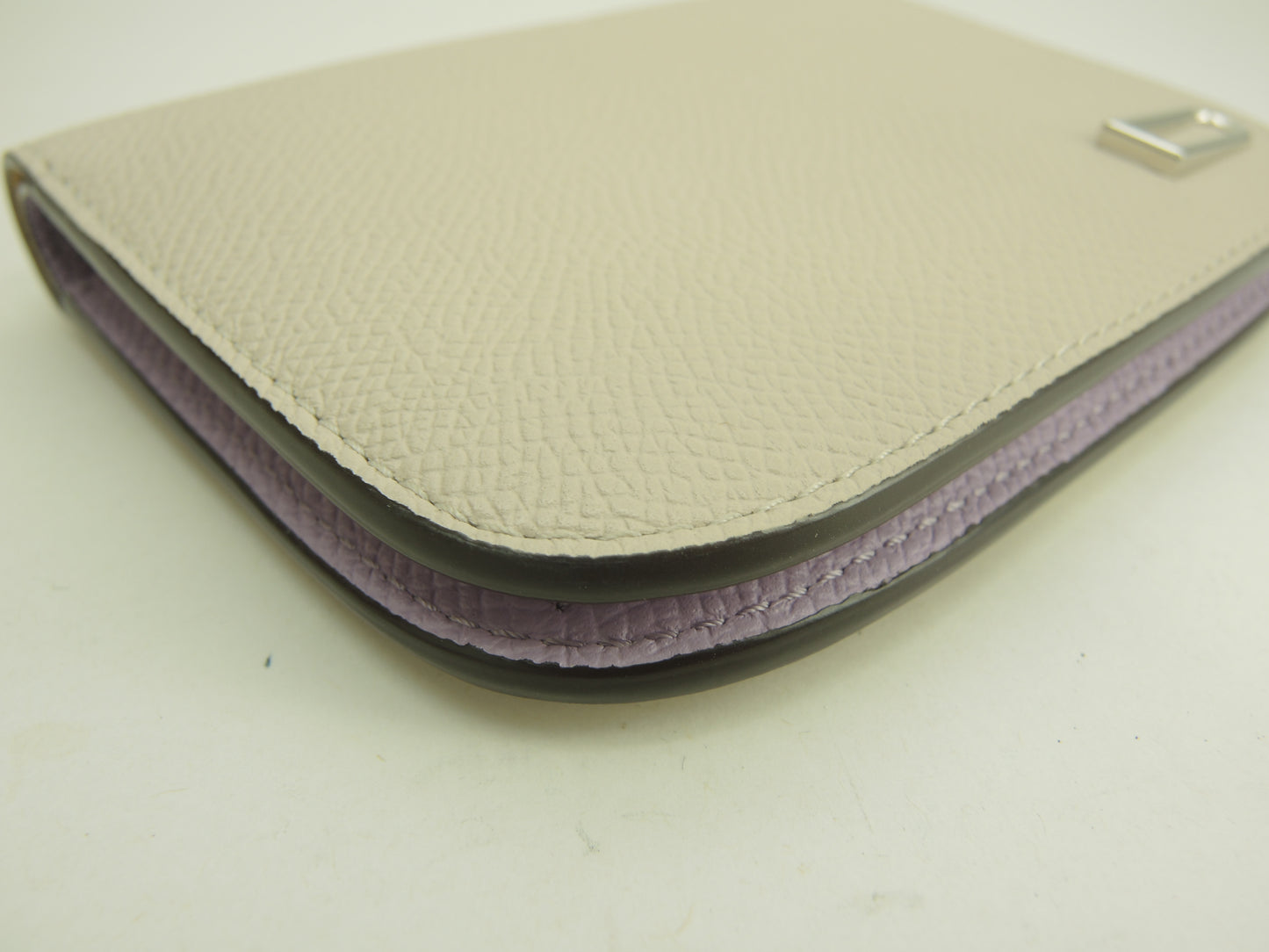 デルボー 2折財布 ヴァガボンドコンパクト 型押レザー/グレージュ@K13Z