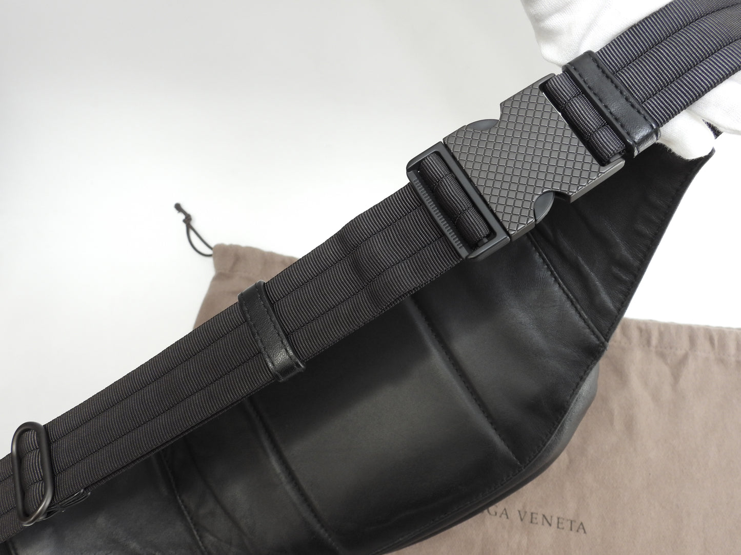 ボッテガヴェネタ ボディバッグ イントレチャート レザー黒 斜掛ショルダーバッグバムバッグ@B07843435K