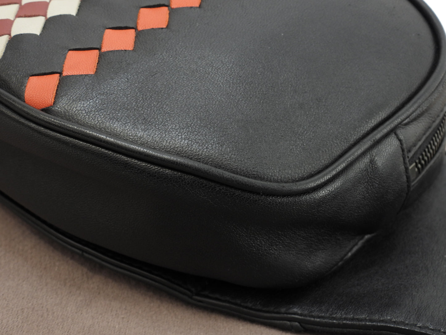 ボッテガヴェネタ ボディバッグ イントレチャート レザー黒 斜掛ショルダーバッグバムバッグ@B07843435K