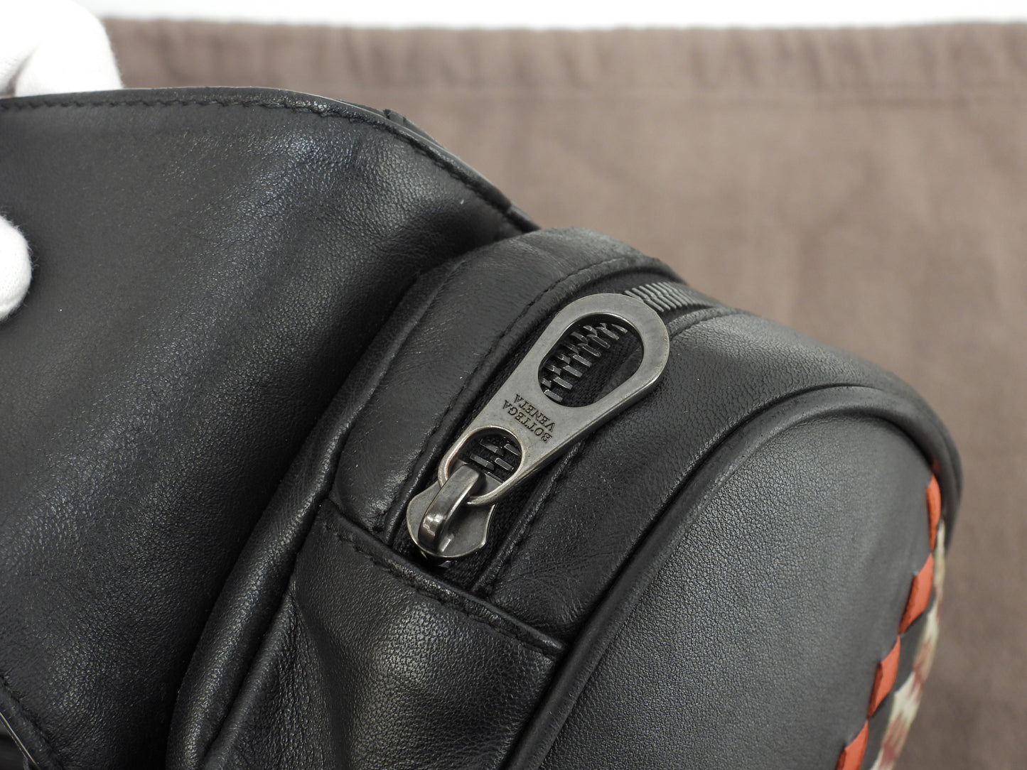 ボッテガヴェネタ ボディバッグ イントレチャート レザー黒 斜掛ショルダーバッグバムバッグ@B07843435K