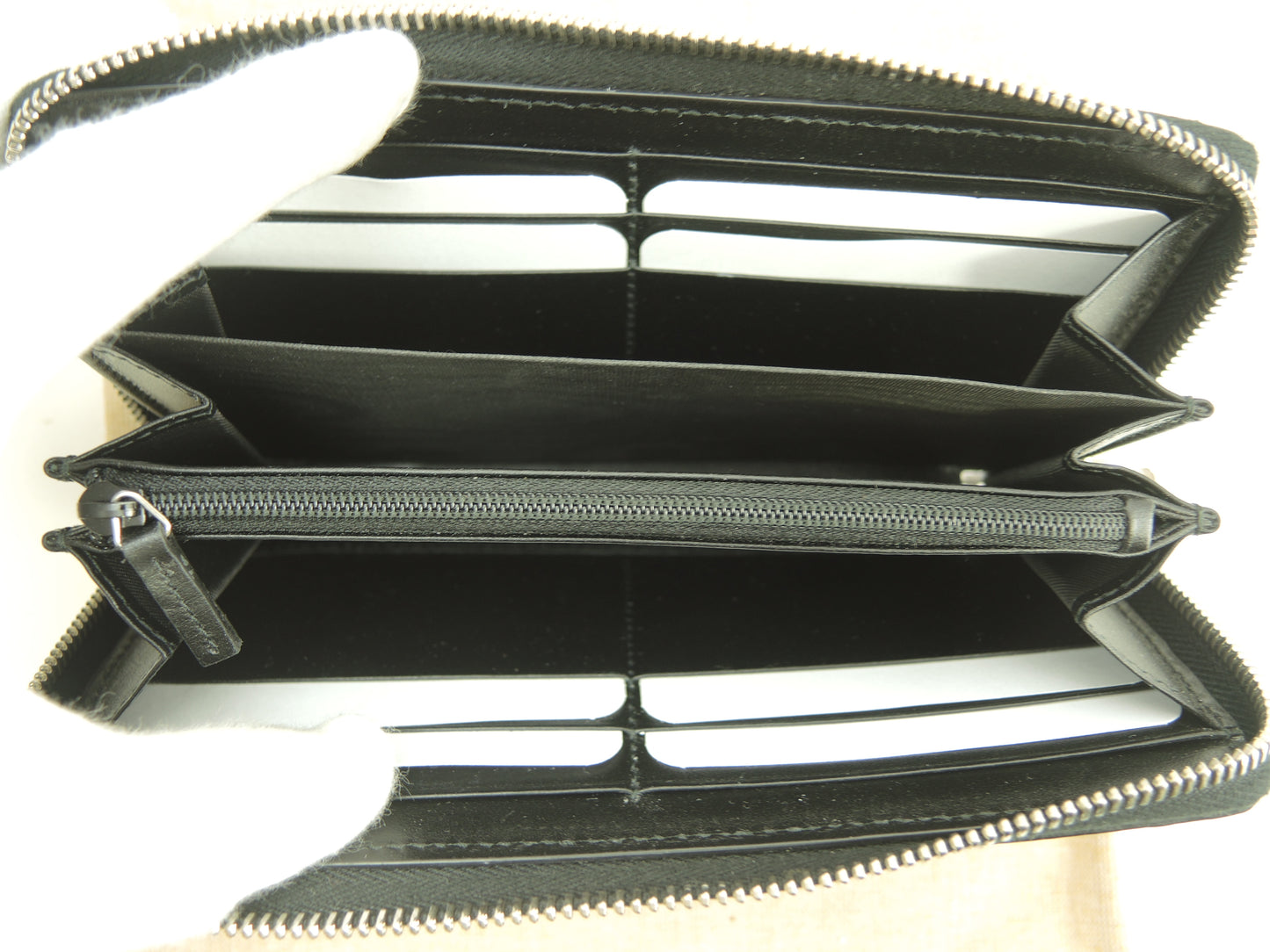 グッチ ロングウォレット ビッグGGエンボス レザー黒 ラウンドジップ長財布 未使用@ 1