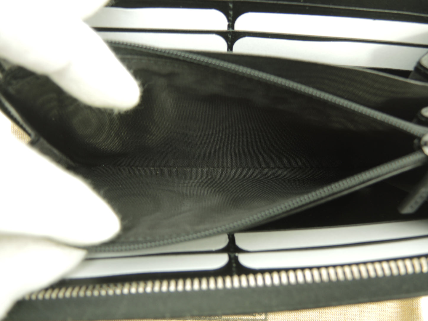 グッチ ロングウォレット ビッグGGエンボス レザー黒 ラウンドジップ長財布 未使用@ 1