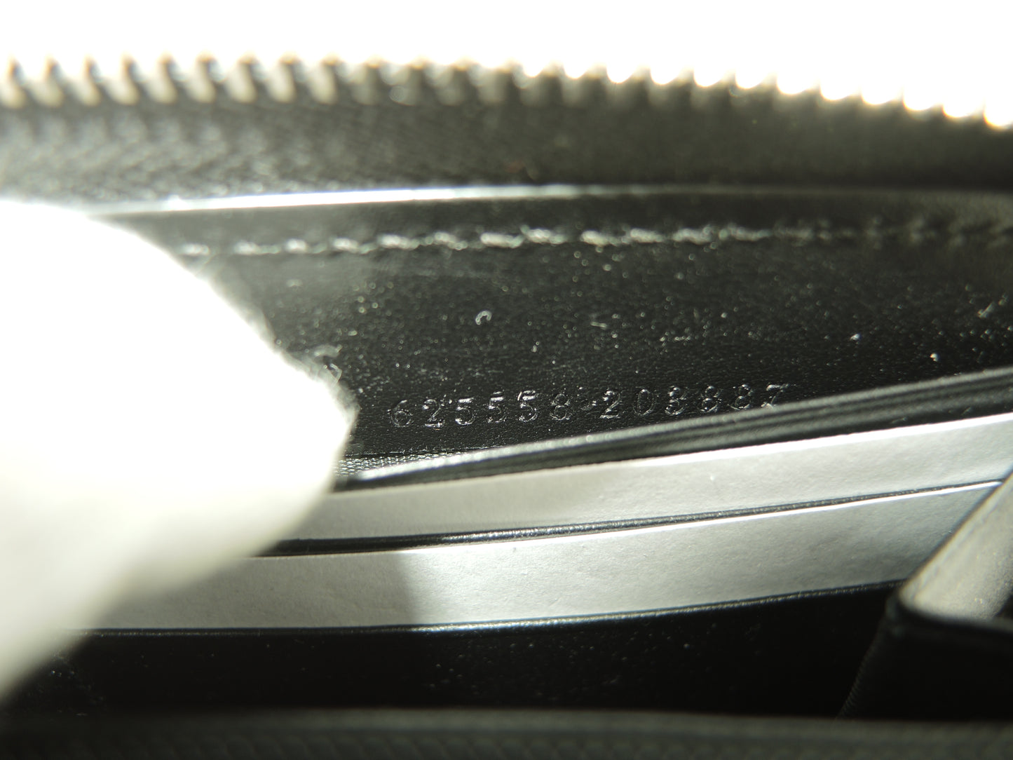 グッチ ロングウォレット ビッグGGエンボス レザー黒 ラウンドジップ長財布 未使用@ 1