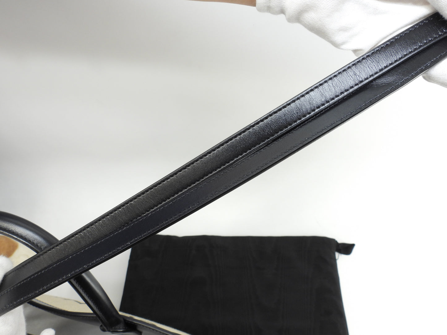 セリーヌ ミディアムバーティカルカバ コットン革 ベージュ黒 s付ハンドバッグ トートバッグ@S-AN-4231