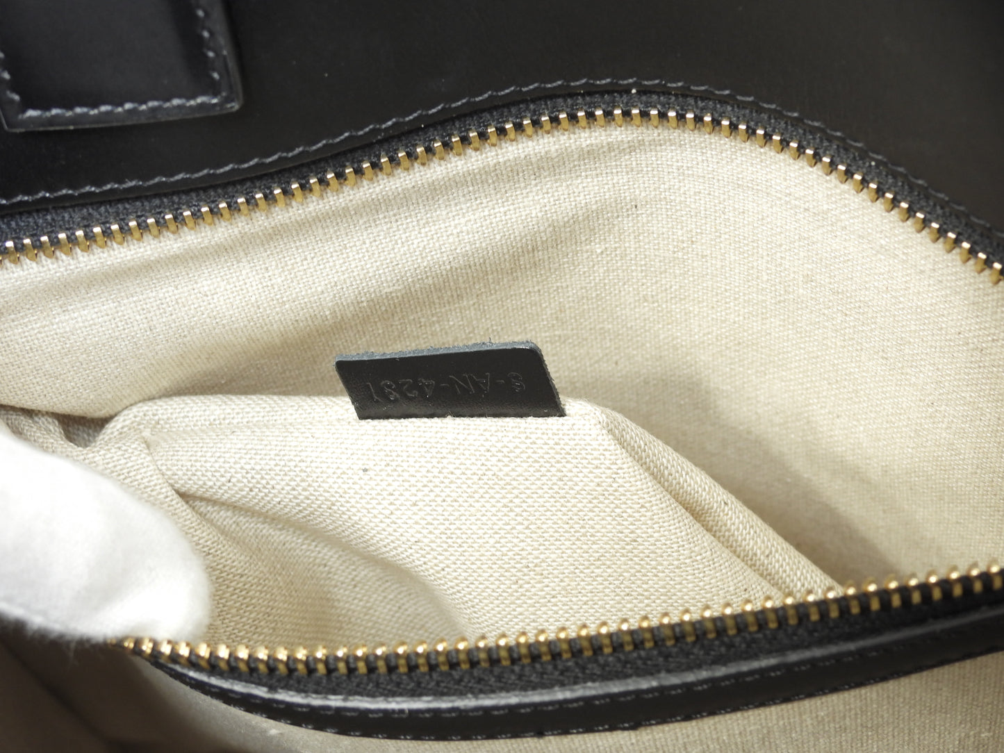 セリーヌ ミディアムバーティカルカバ コットン革 ベージュ黒 s付ハンドバッグ トートバッグ@S-AN-4231