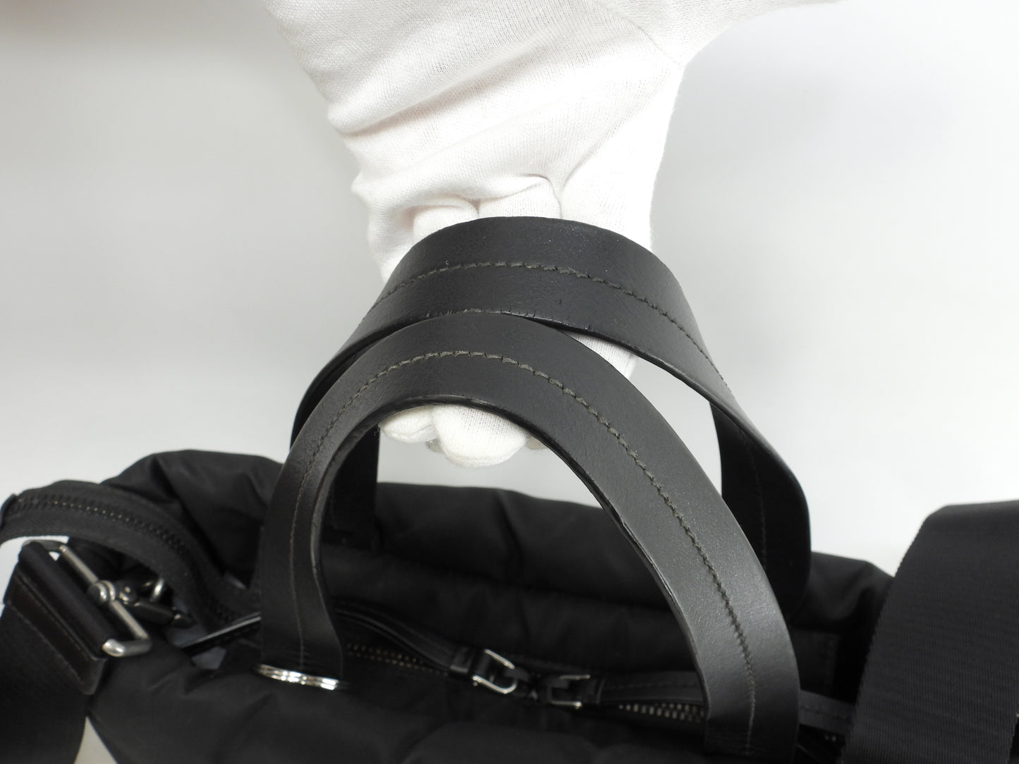 プラダ s付ハンドバッグ ボンバー ナイロン革黒 ショルダーストラップ付ミニトートバッグ@215