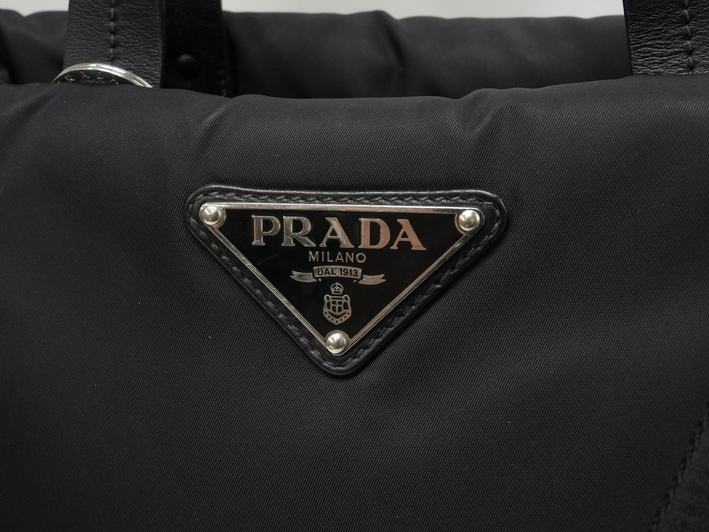 プラダ s付ハンドバッグ ボンバー ナイロン革黒 ショルダーストラップ付ミニトートバッグ@215