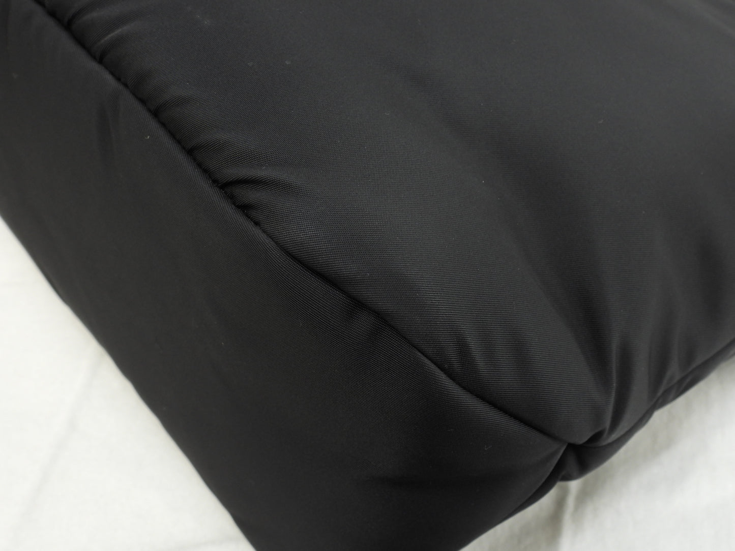 プラダ s付ハンドバッグ ボンバー ナイロン革黒 ショルダーストラップ付ミニトートバッグ@215