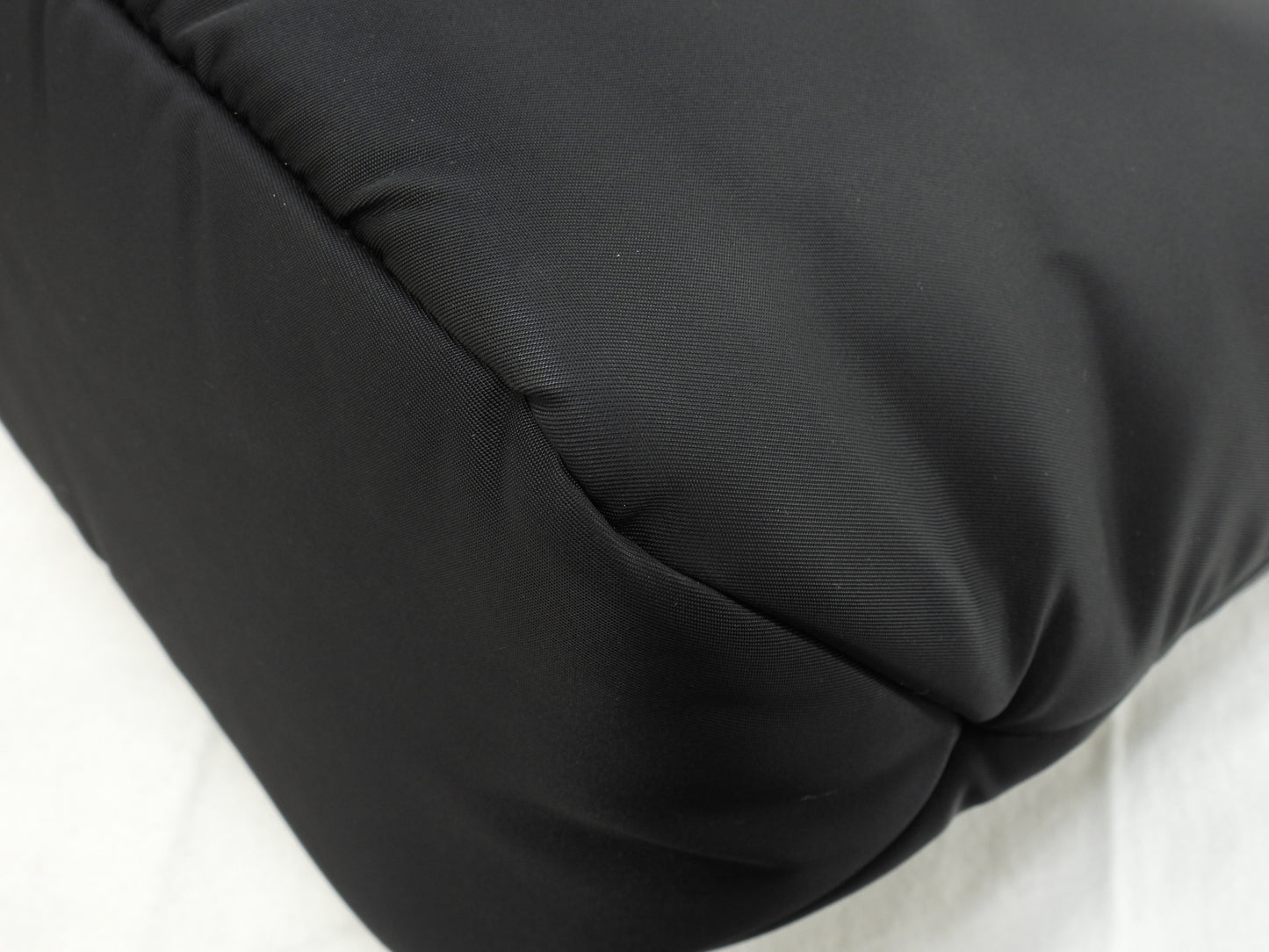 プラダ s付ハンドバッグ ボンバー ナイロン革黒 ショルダーストラップ付ミニトートバッグ@215