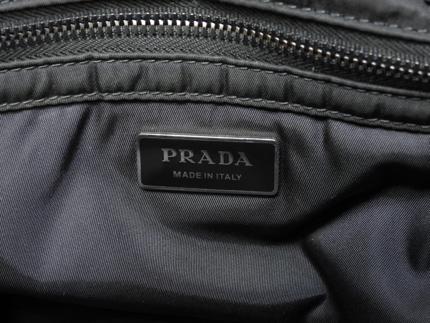 プラダ s付ハンドバッグ ボンバー ナイロン革黒 ショルダーストラップ付ミニトートバッグ@215