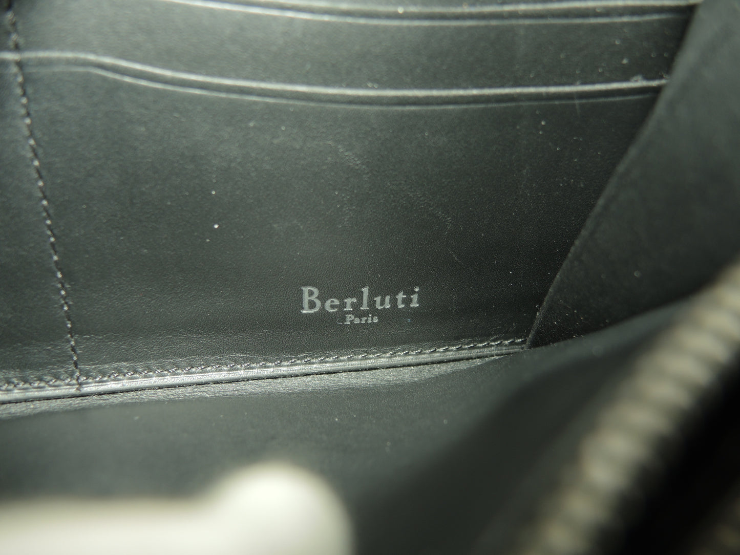 ベルルッティ イタウバ カリグラフィ レザー黒 ジップ長財布 ロングウォレット@E1117