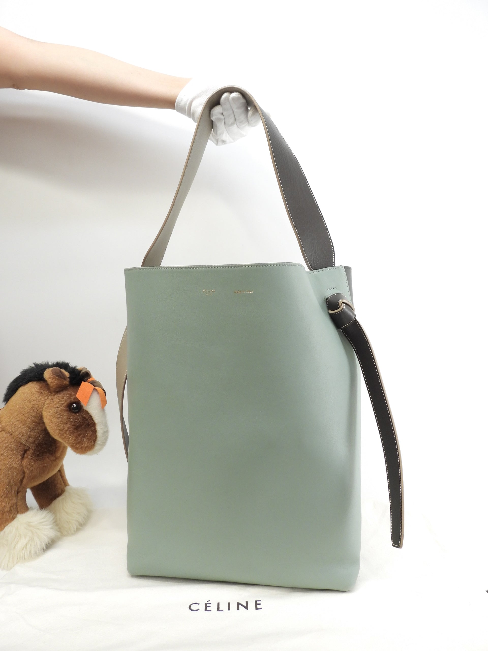 セリーヌ ツイステッドカバ レザー 緑系 セミショルダーバッグ 