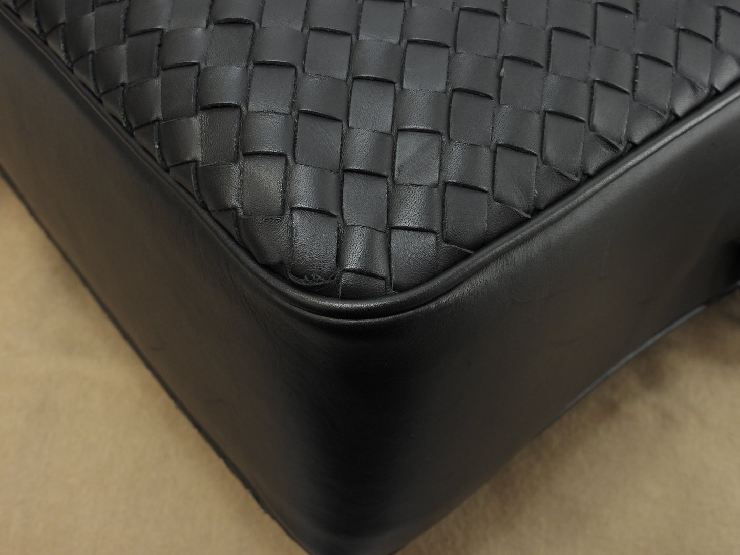 ボッテガヴェネタ s付ブリーフケース大 イントレチャート レザー黒 メンズビジネスバッグ@ 257