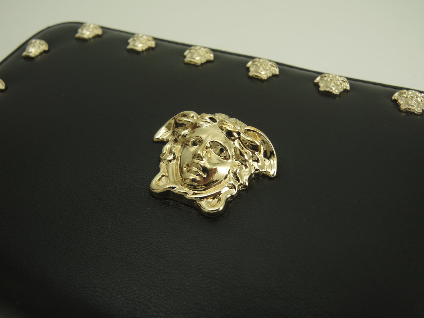 ヴェルサーチ ロングウォレット メドゥーサ レザー黒 ラウンドジップ長財布 美品@ 14