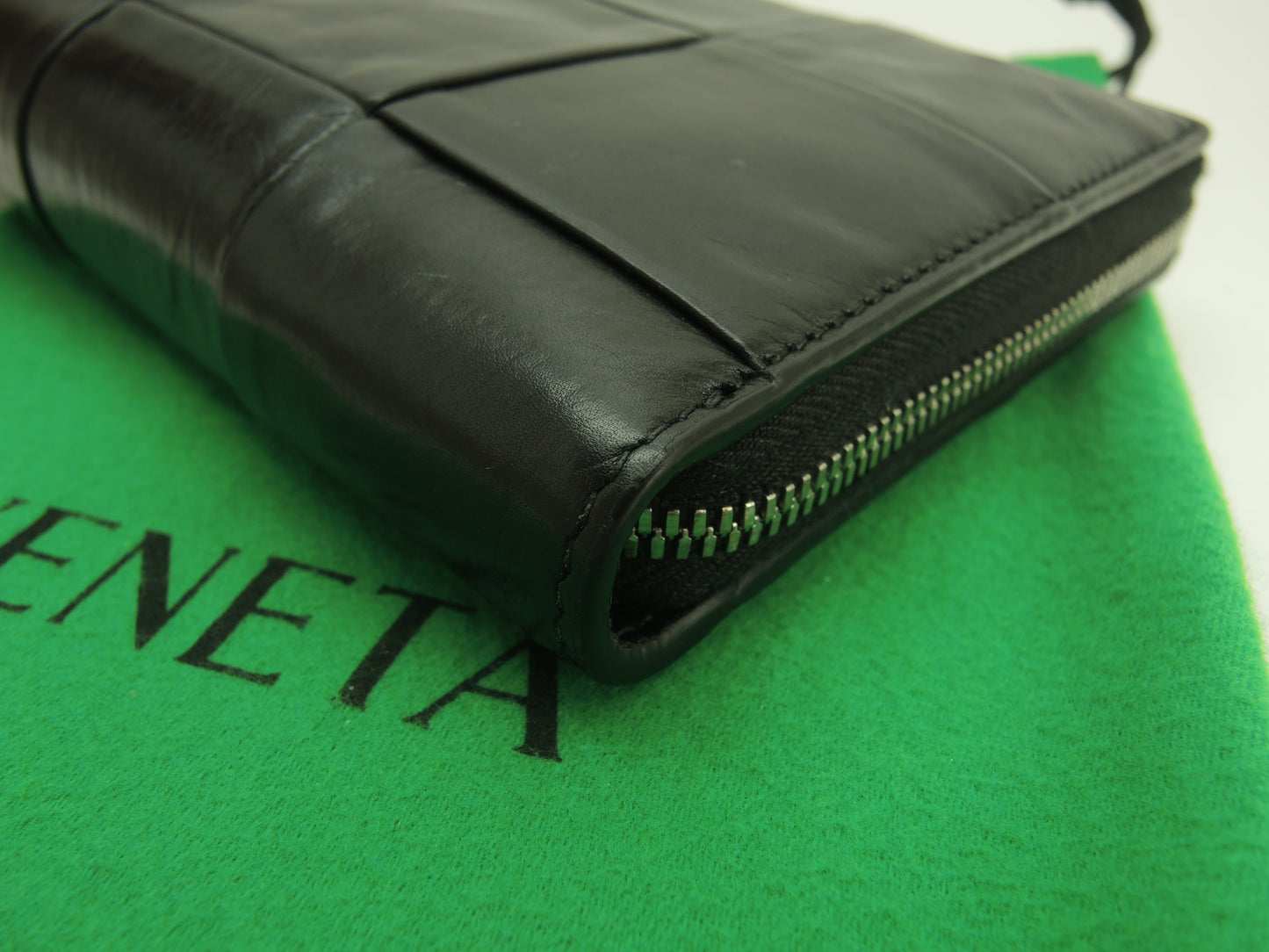 ボッテガヴェネタ ロングウォレット カセット レザー黒 ジップ長財布 未使用@P02246432R