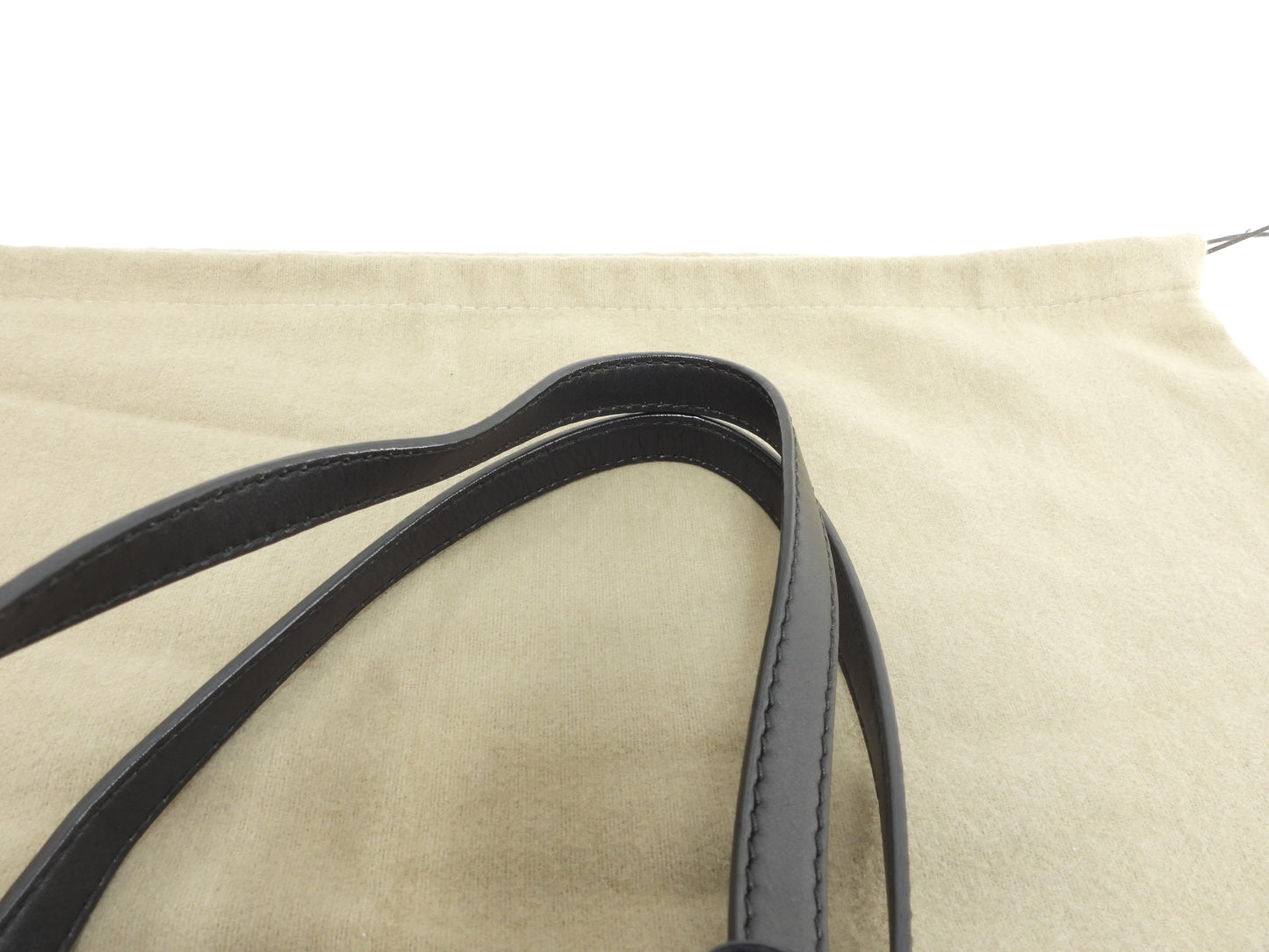 ボッテガヴェネタ トートバッグ中 イントレッチオ レザー黒 ショルダーバッグ 極美品@B01660638G