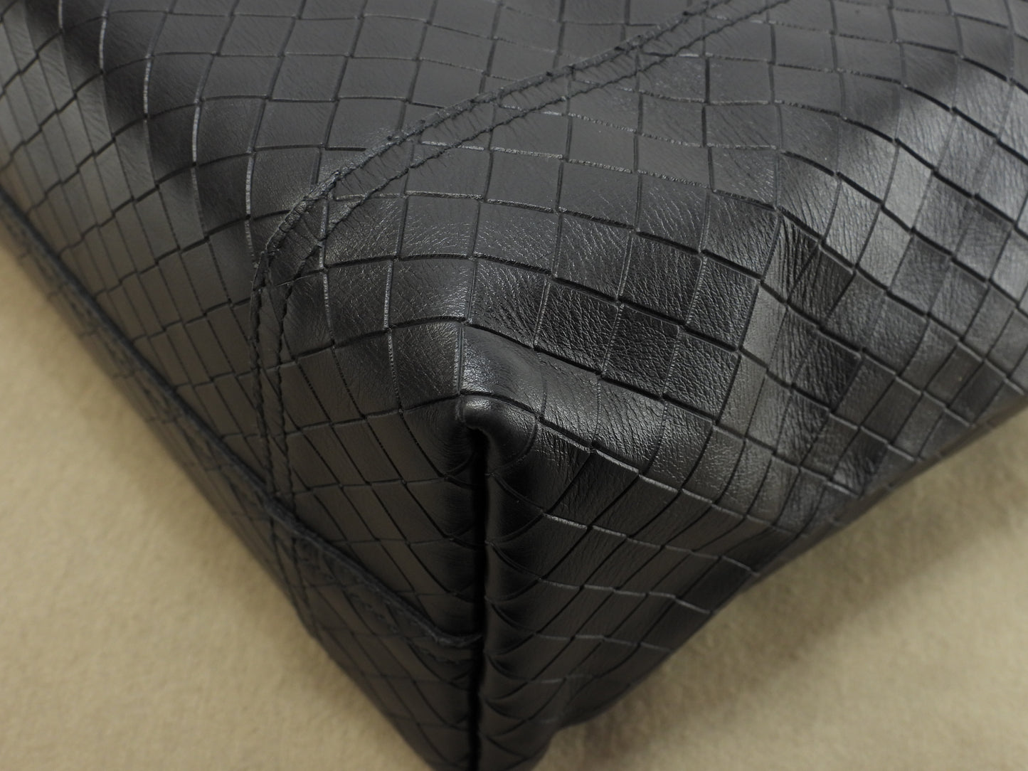 ボッテガヴェネタ トートバッグ中 イントレッチオ レザー黒 ショルダーバッグ 極美品@B01660638G