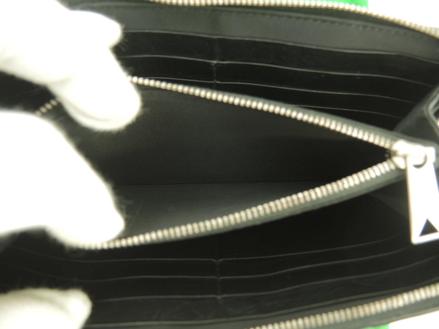 ボッテガヴェネタ ロングウォレット カセット レザー黒 ジップ長財布 未使用@P02246432R