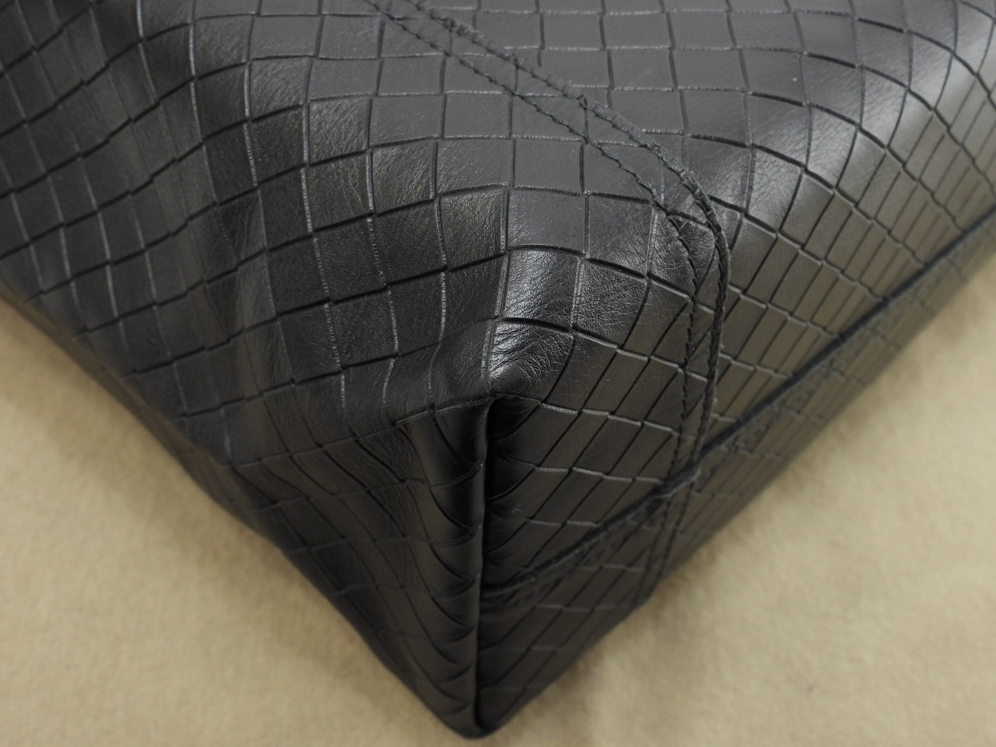 ボッテガヴェネタ トートバッグ中 イントレッチオ レザー黒 ショルダーバッグ 極美品@B01660638G