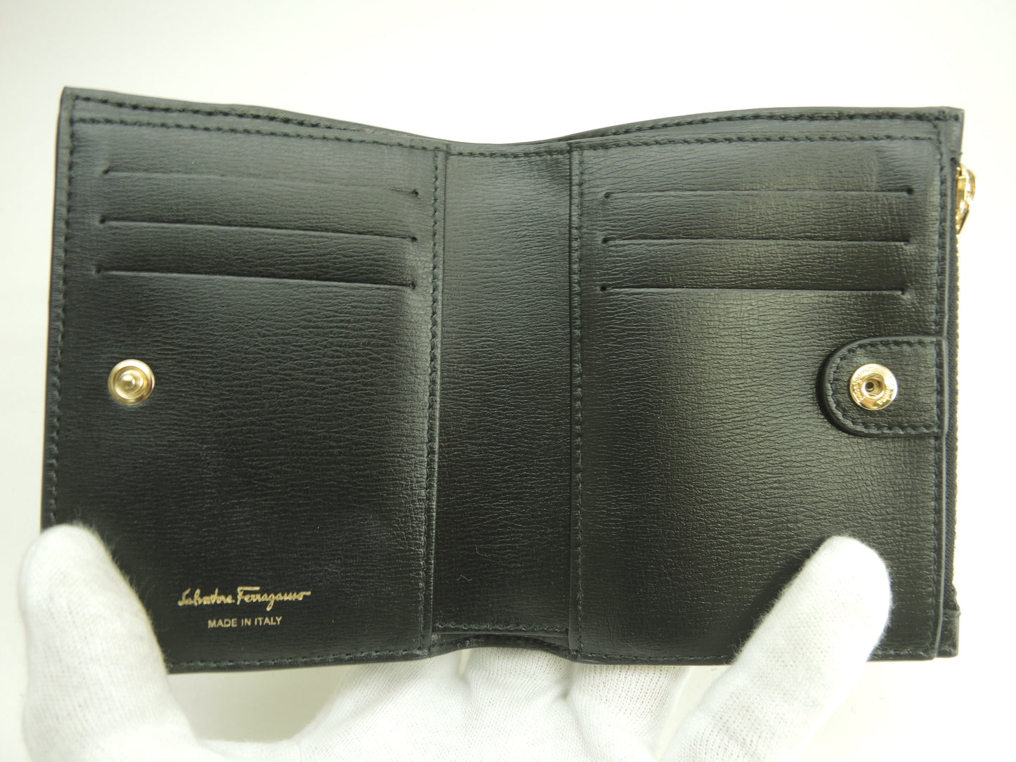サルヴァトーレフェラガモ コンパクトウォレット ヴァラリボン レザー黒スモール財布 極美品@JP22E009