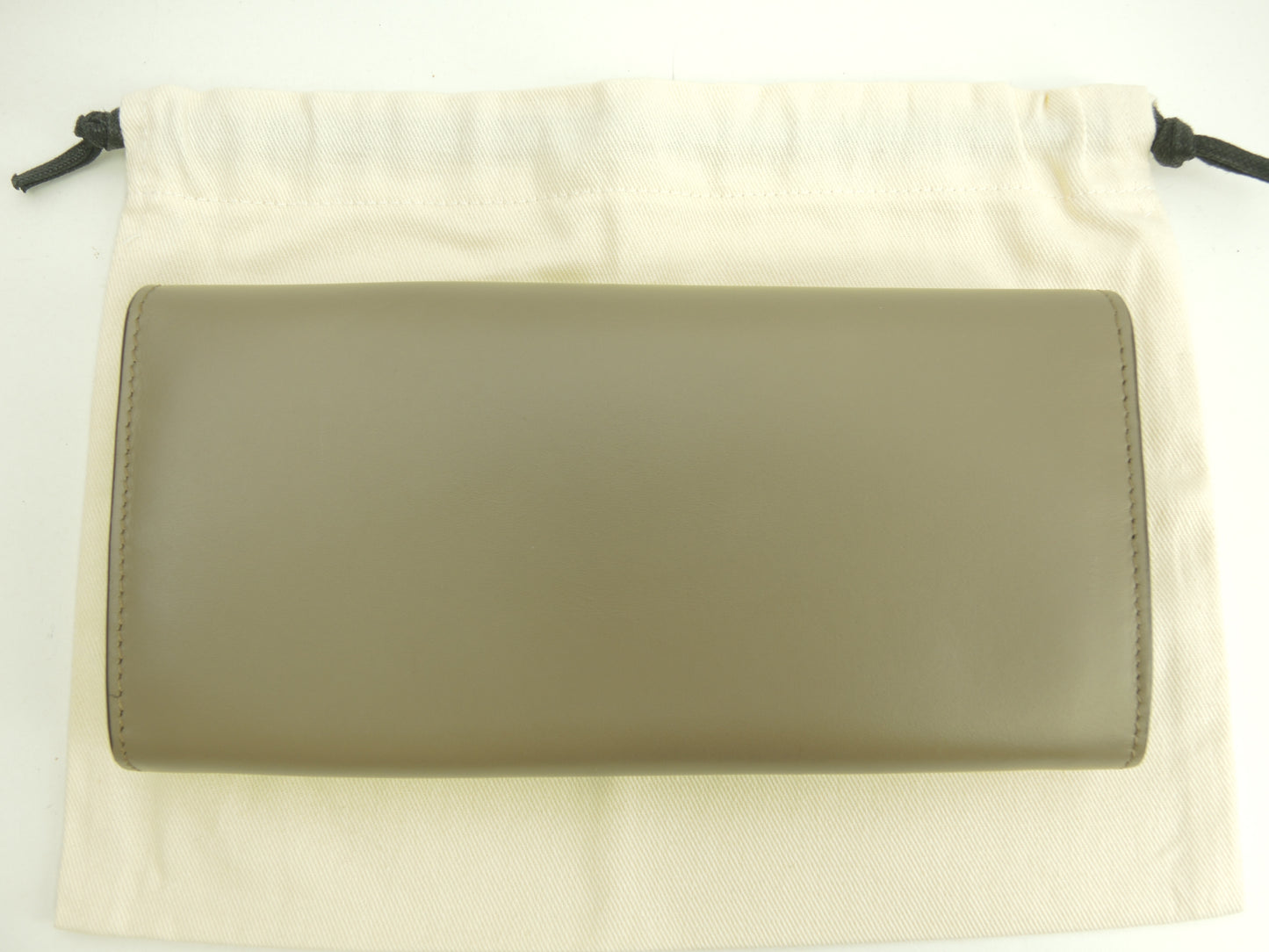 フェンディ 2折長財布 エンボスロゴ レザー灰 コンチネンタルロングウォレット 未使用@ 2