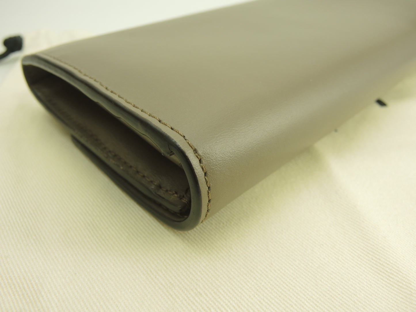 フェンディ 2折長財布 エンボスロゴ レザー灰 コンチネンタルロングウォレット 未使用@ 2