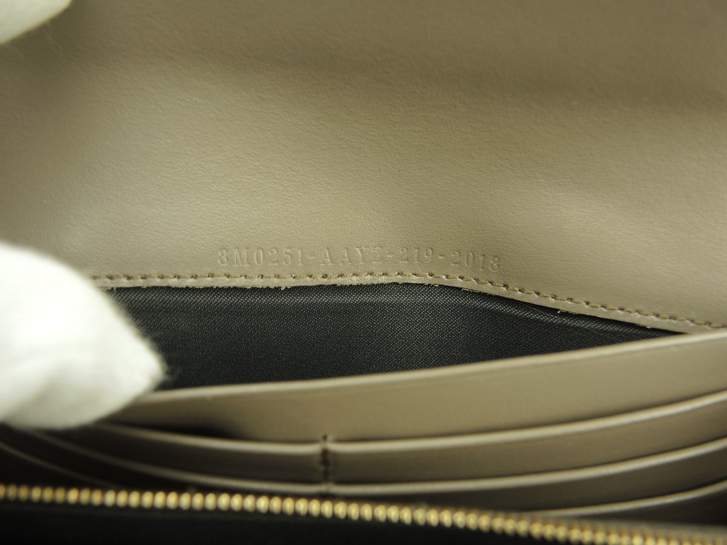 フェンディ 2折長財布 エンボスロゴ レザー灰 コンチネンタルロングウォレット 未使用@ 2