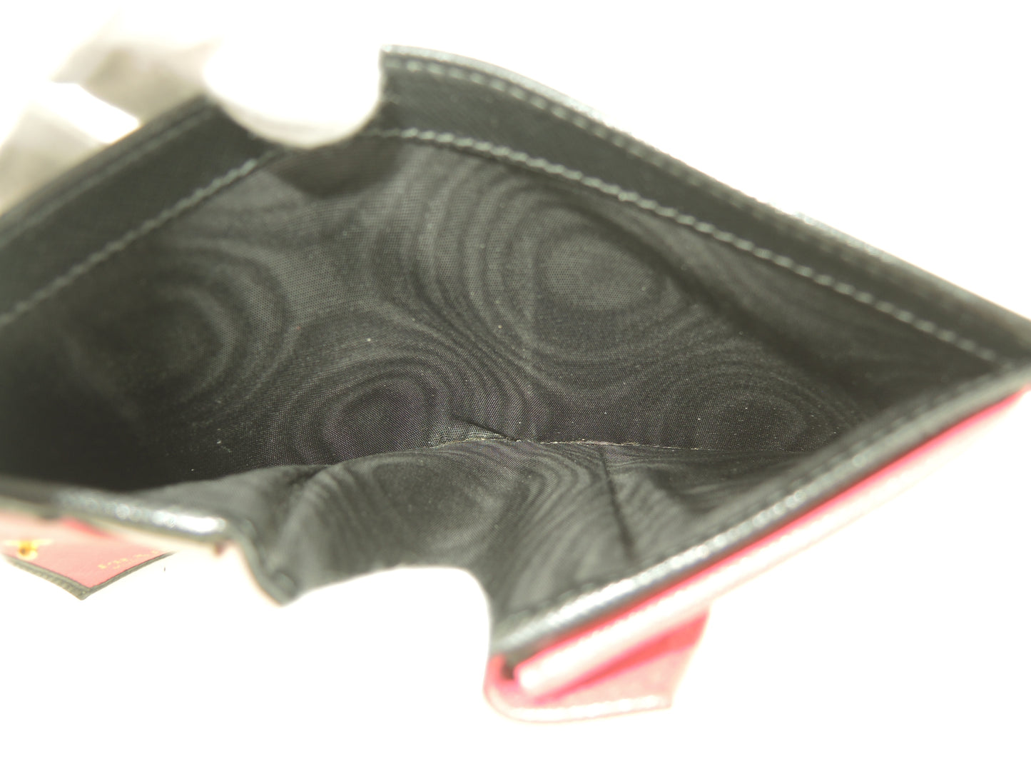 プラダ コンパクトウォレット サフィアーノ黒 立体ロゴ 2折財布 ゴールド金具@181E 4