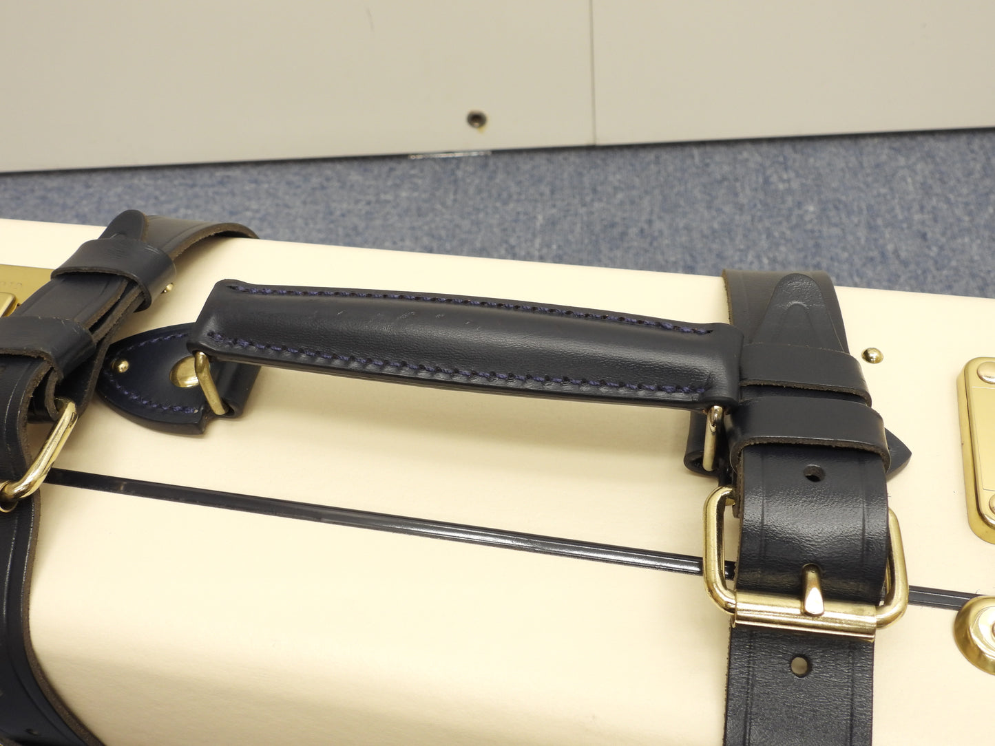 グローブトロッター サファリ キャリーオン クリーム紺 旅行用トロリーバッグ@ 6