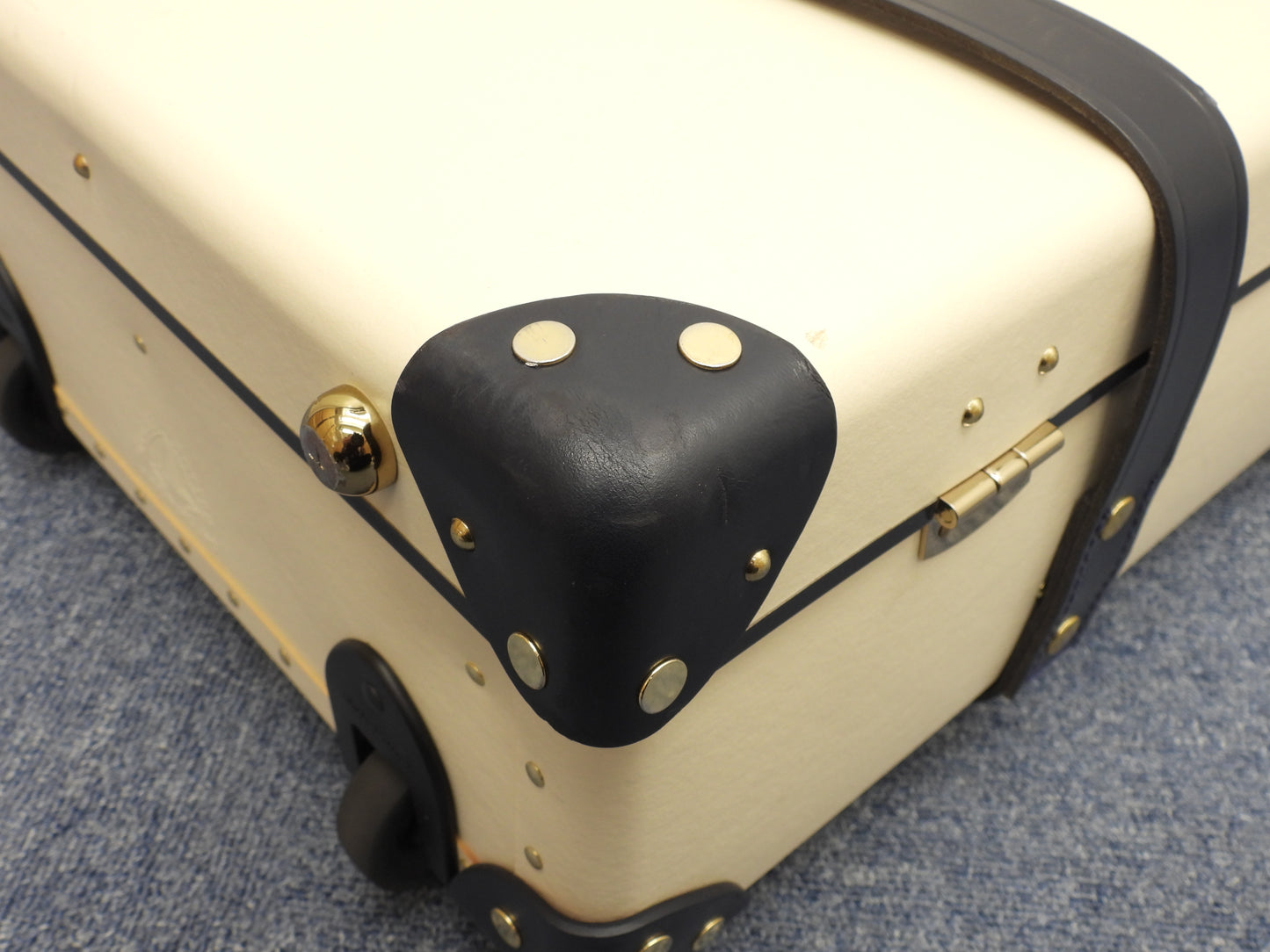 グローブトロッター サファリ キャリーオン クリーム紺 旅行用トロリーバッグ@ 6