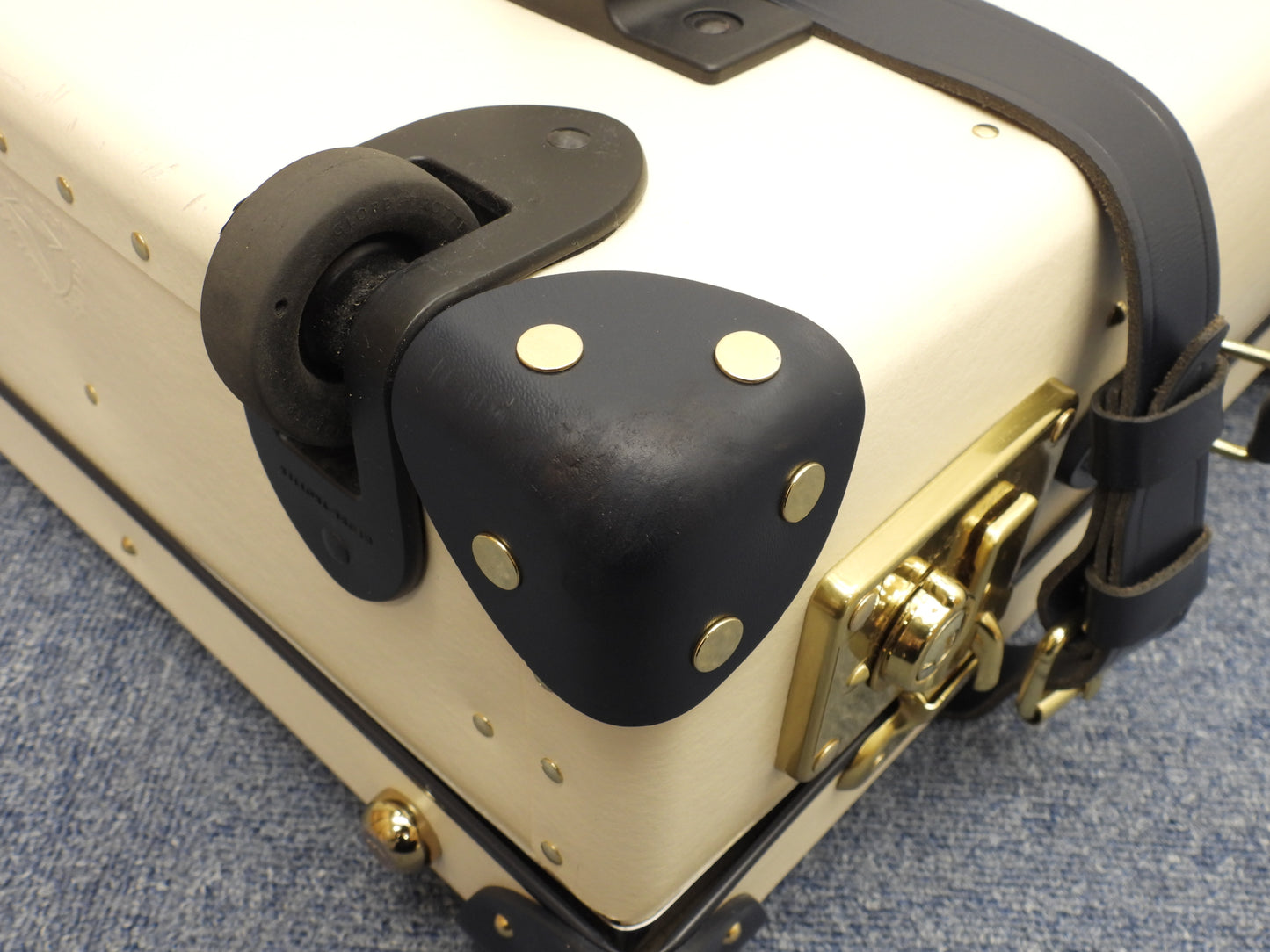 グローブトロッター サファリ キャリーオン クリーム紺 旅行用トロリーバッグ@ 6