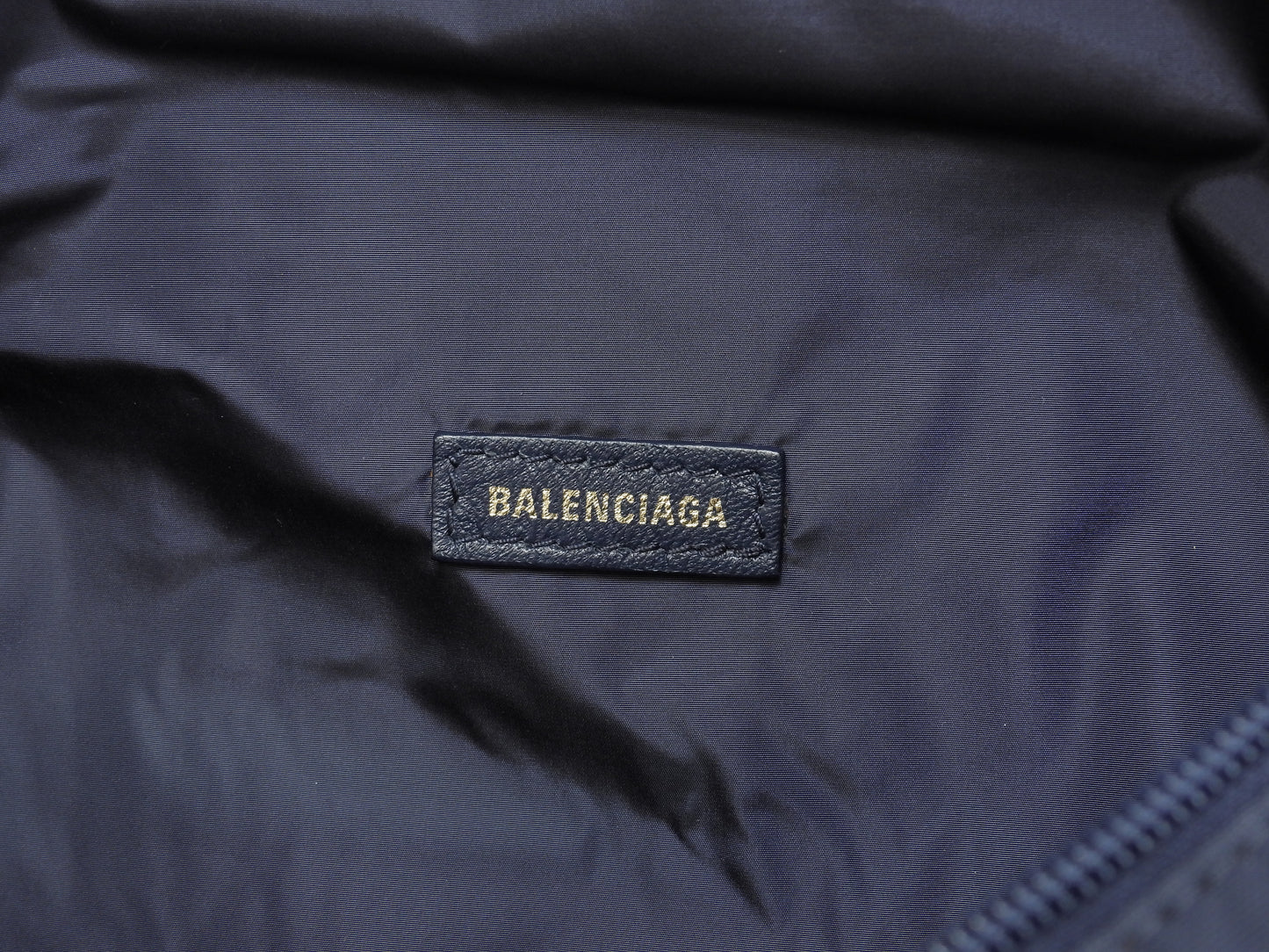 バレンシアガ ベルトバッグ エブリデイ ナイロン紺赤 クロスボディバッグ 極美品@ 49