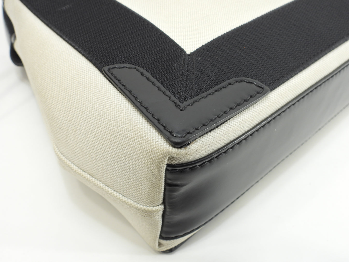 バレンシアガ ネイビーカバXS コットン/レザー 白黒 ポシェット ミニハンドバッグ@ 62