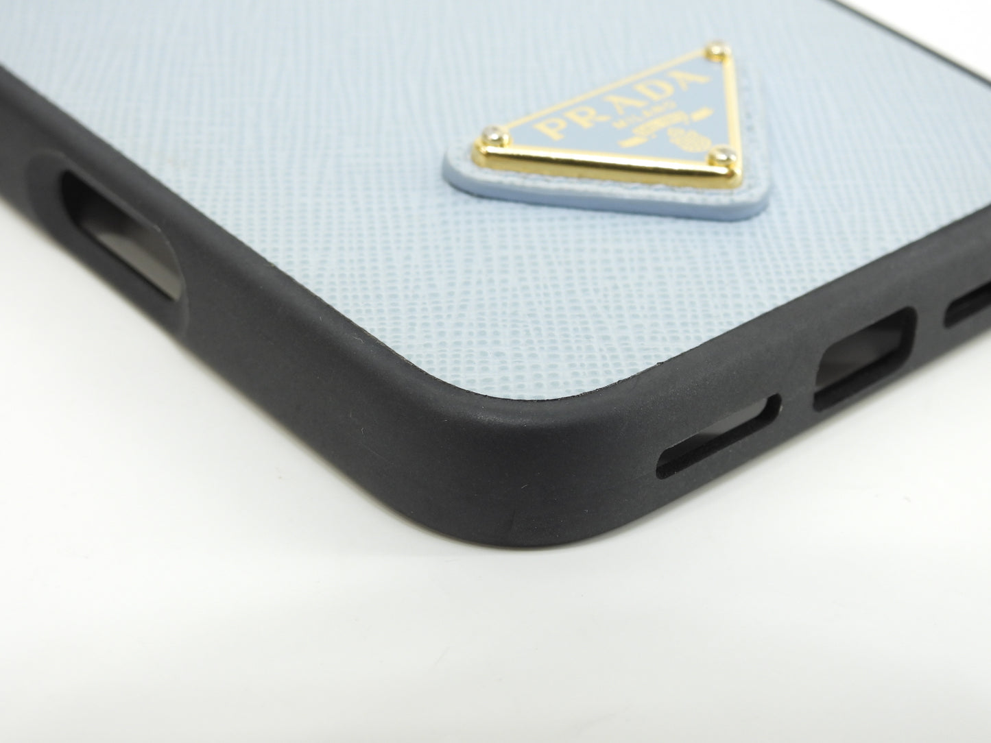 プラダ iphone16proMaxケース サフィアーノ水色 三角金具 アイフォンカバー@ 2