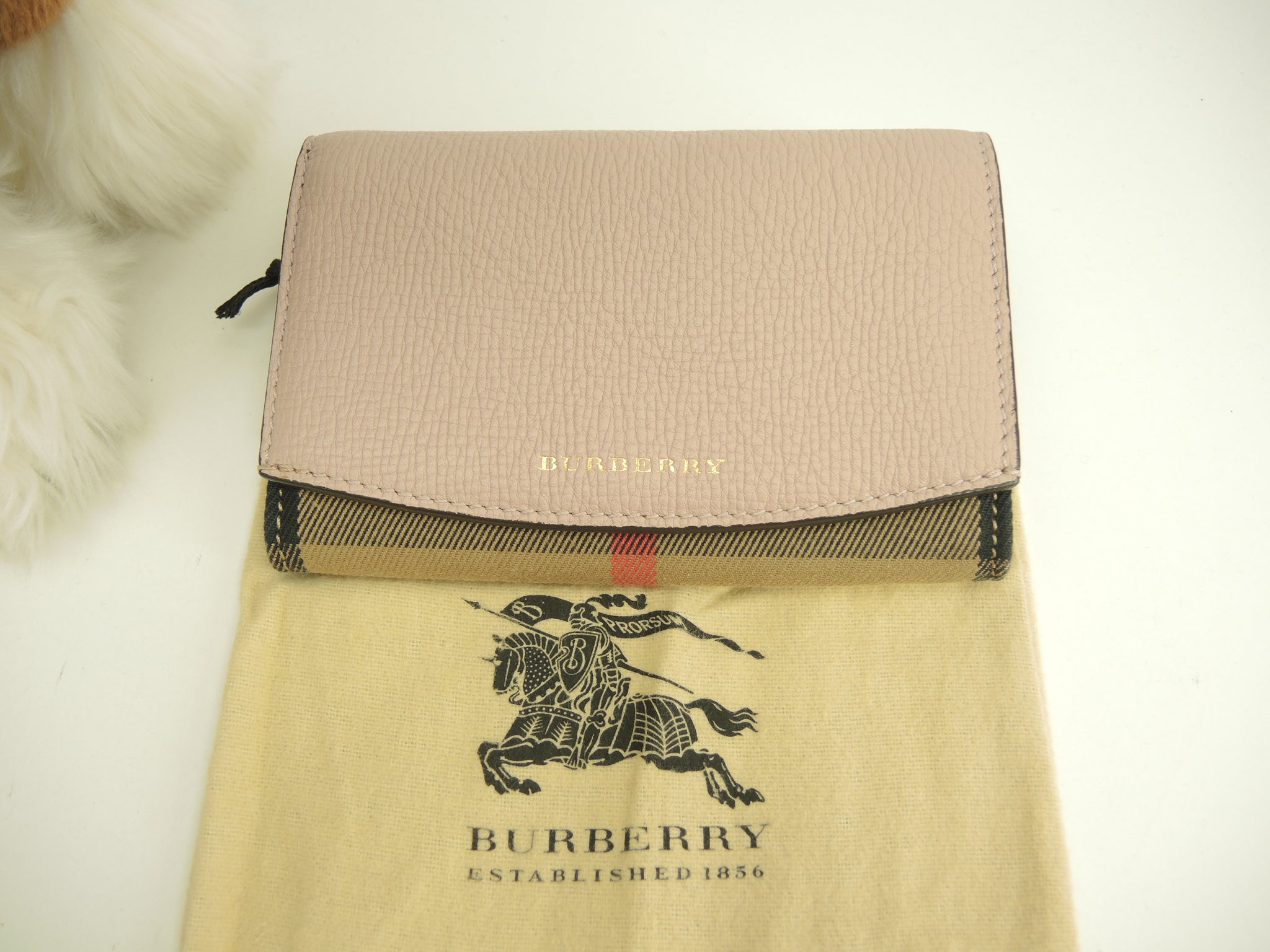 Burberry Compact Wallet Vintage Check Leather Pink Bi fold Wallet Like haibanya