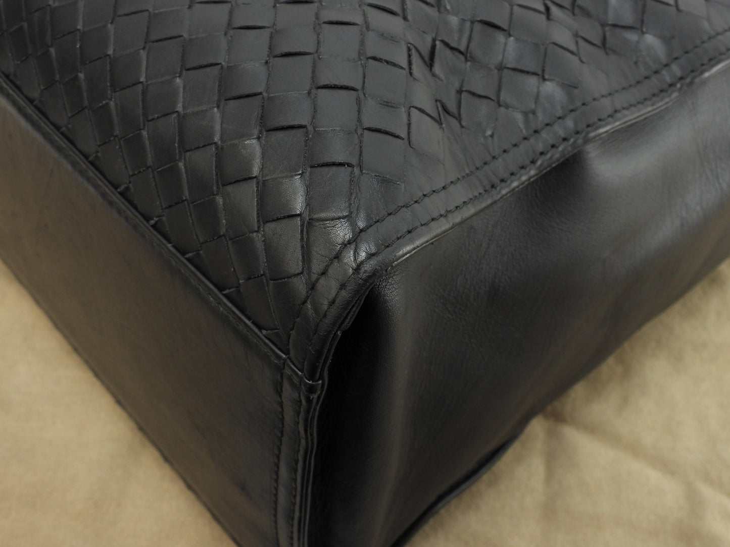 ボッテガヴェネタ ショルダーバッグ イントレチャート レザー黒 ビジネストートバッグ@B07703979Z