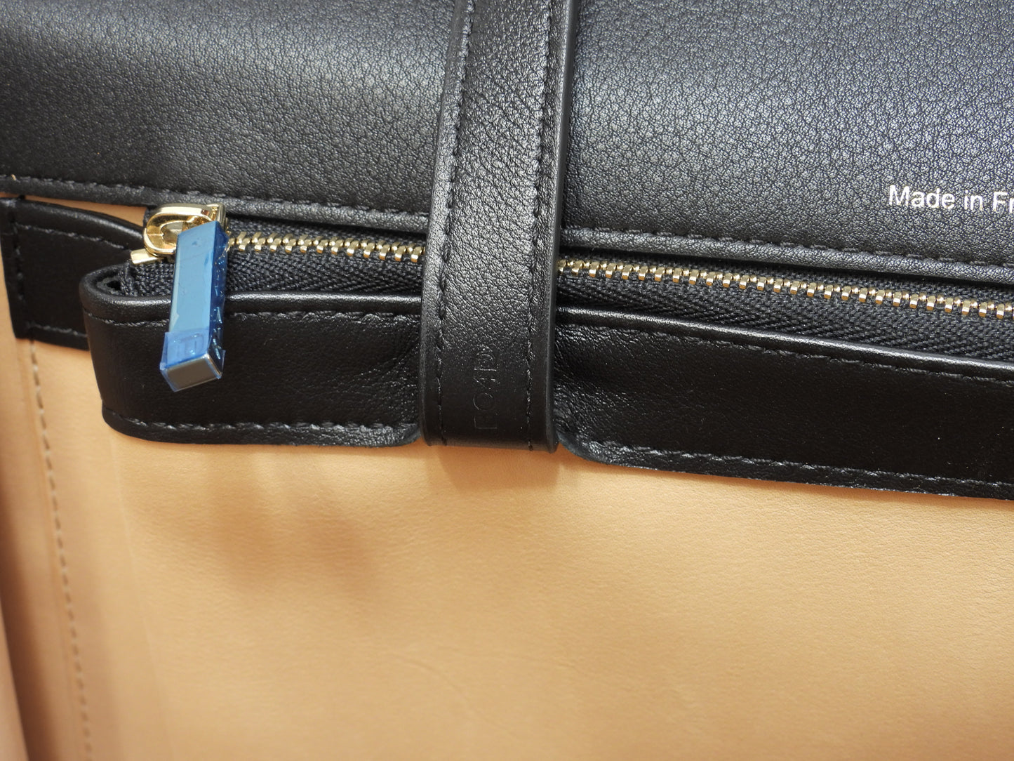 デルボー タンペートGM シルキーカーフレザー 黒 s付ハンドバッグ ケリー型@BO4D