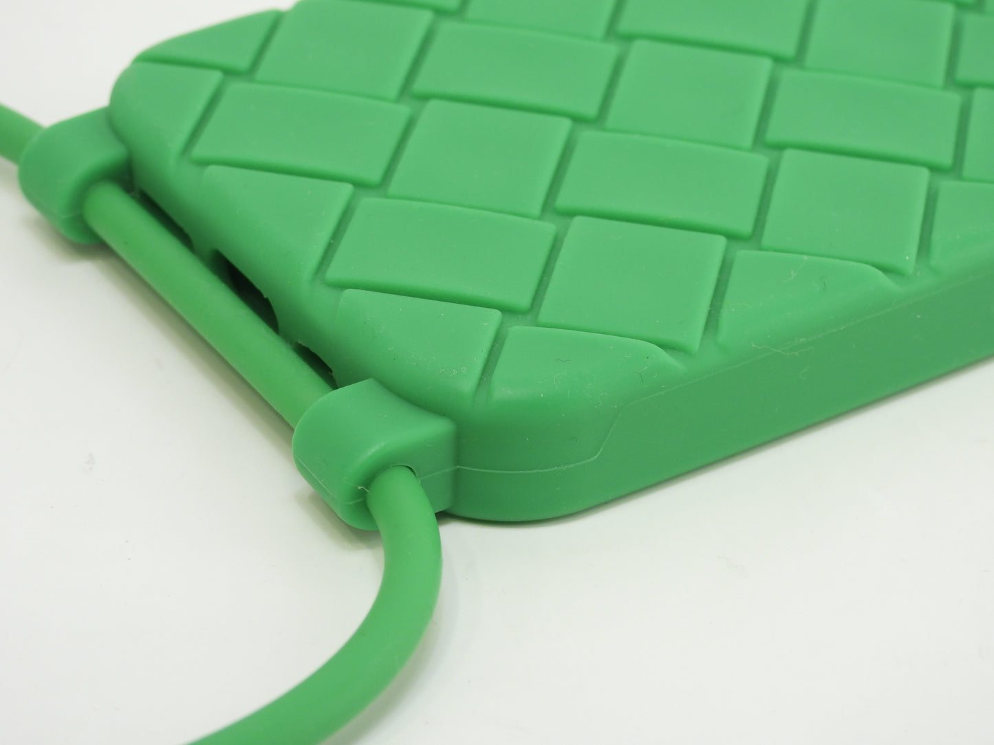 ボッテガヴェネタ s付iphone14Proケース 中イントレチャート シリコン緑 カバー 美品@ 29